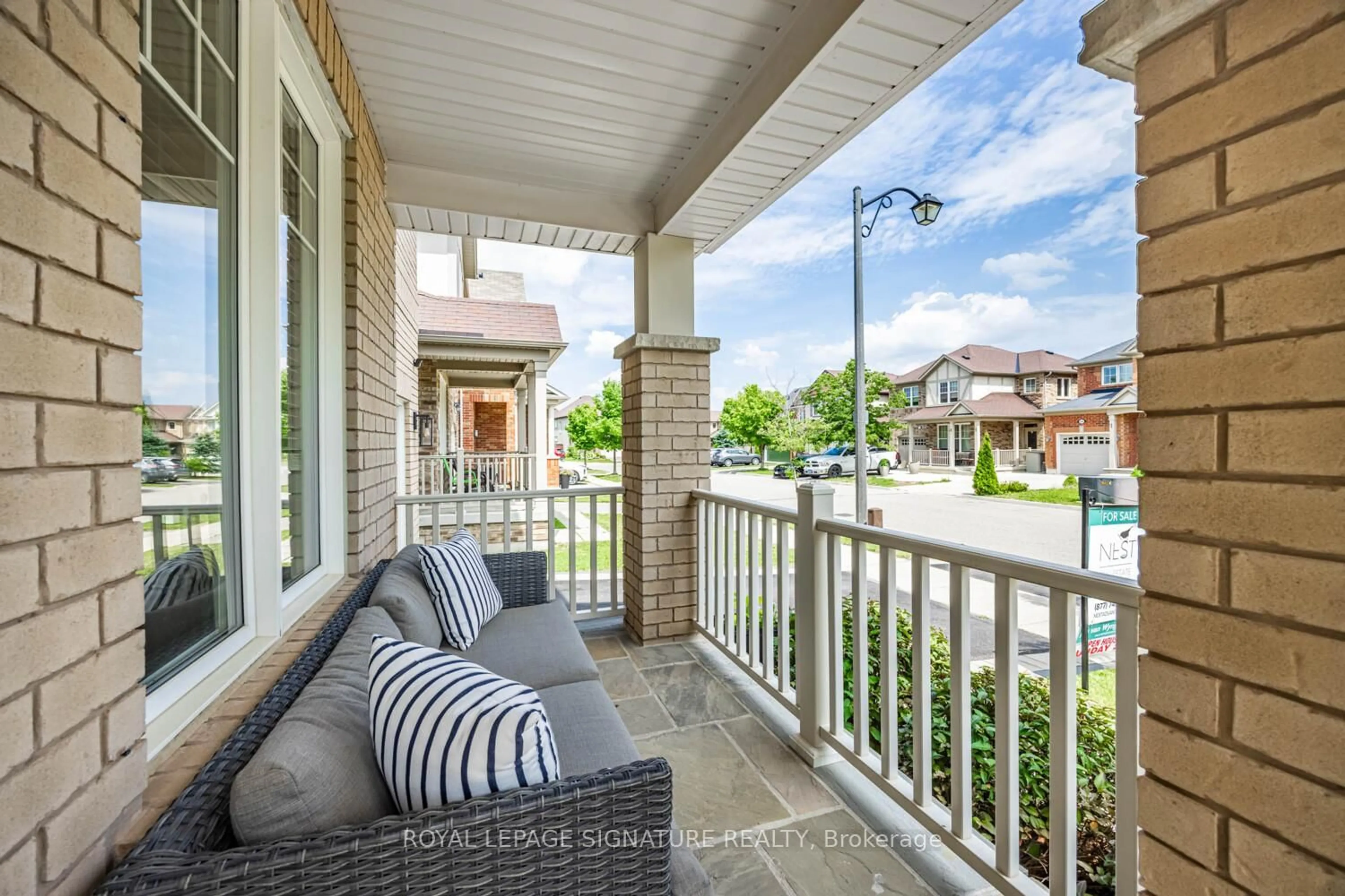 Patio, street for 439 Zuest Cres, Milton Ontario L9T 8E7