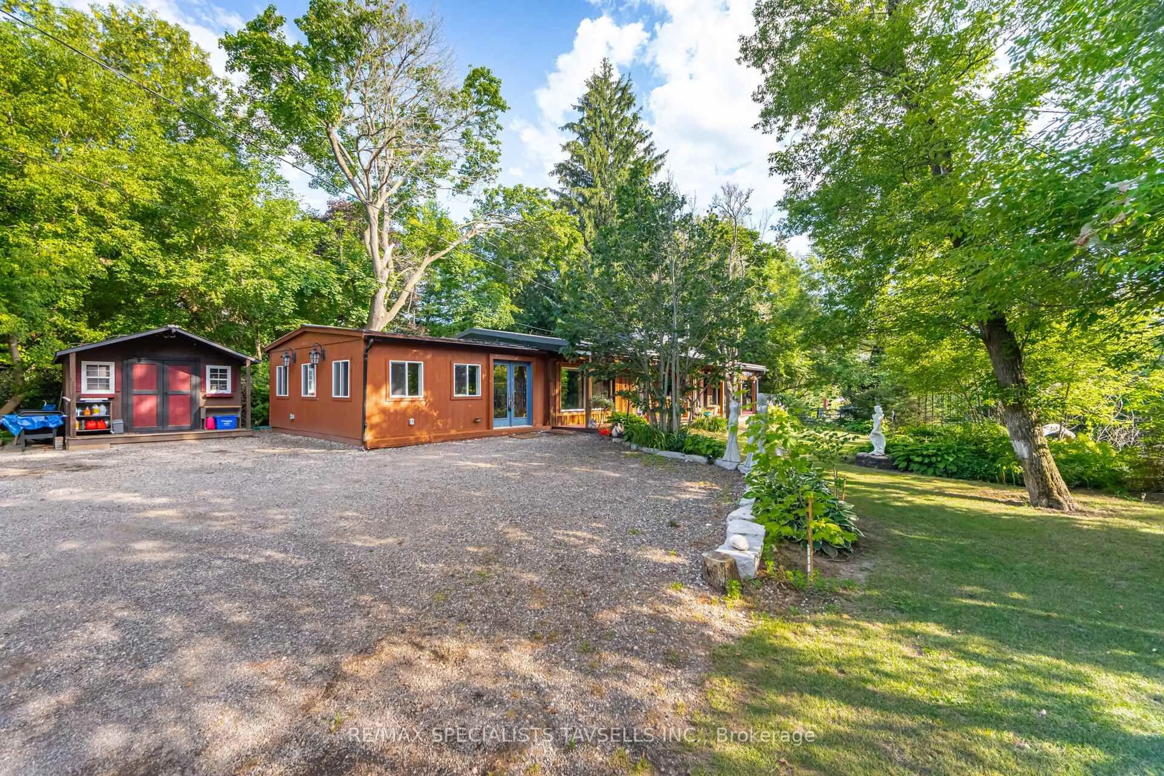 A pic from outside/outdoor area/front of a property/back of a property/a pic from drone, unknown for 15472 Mclaughlin Rd, Caledon Ontario L7C 1J5