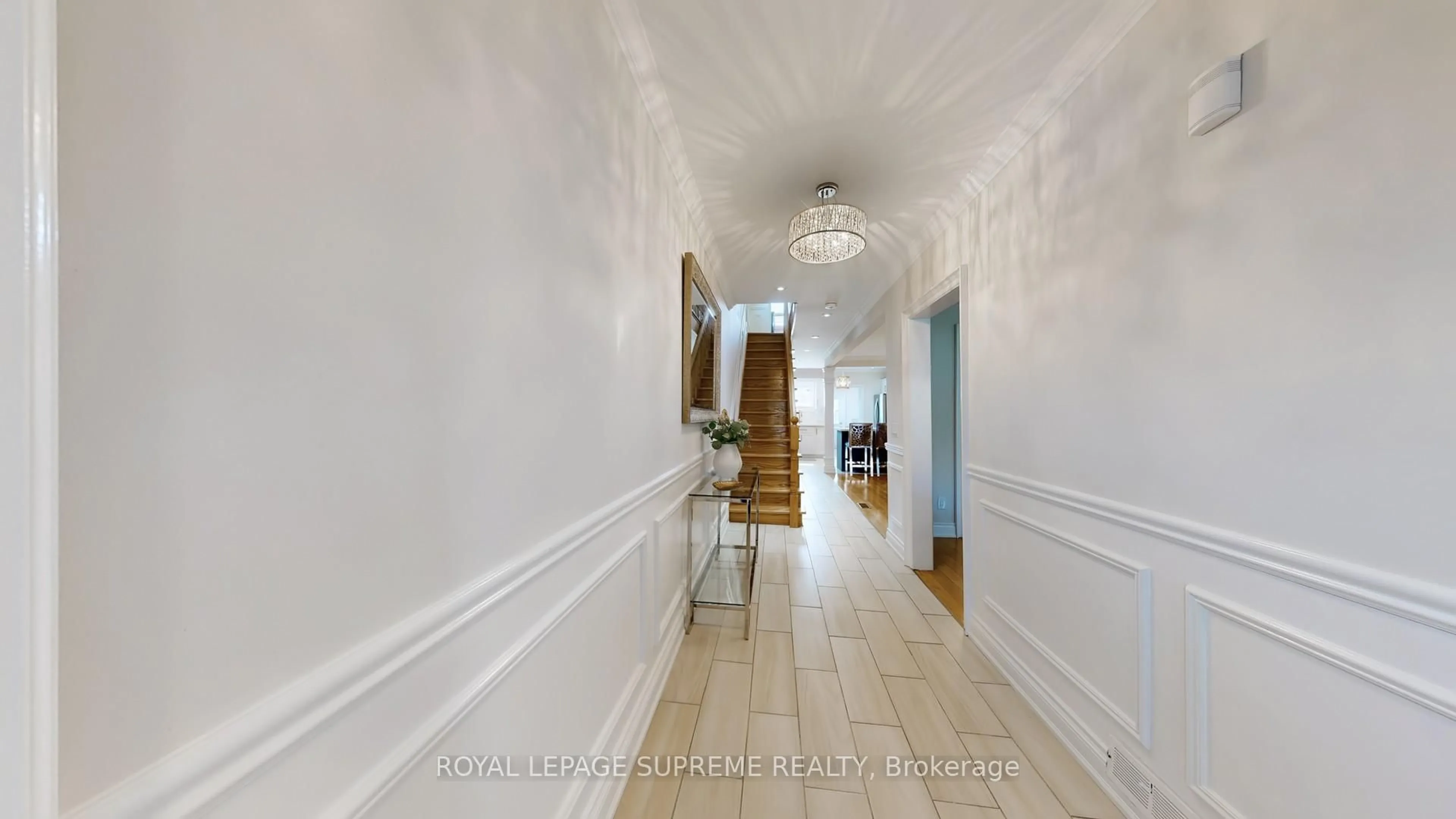 Indoor foyer for 310 Nairn Ave, Toronto Ontario M6E 4H8