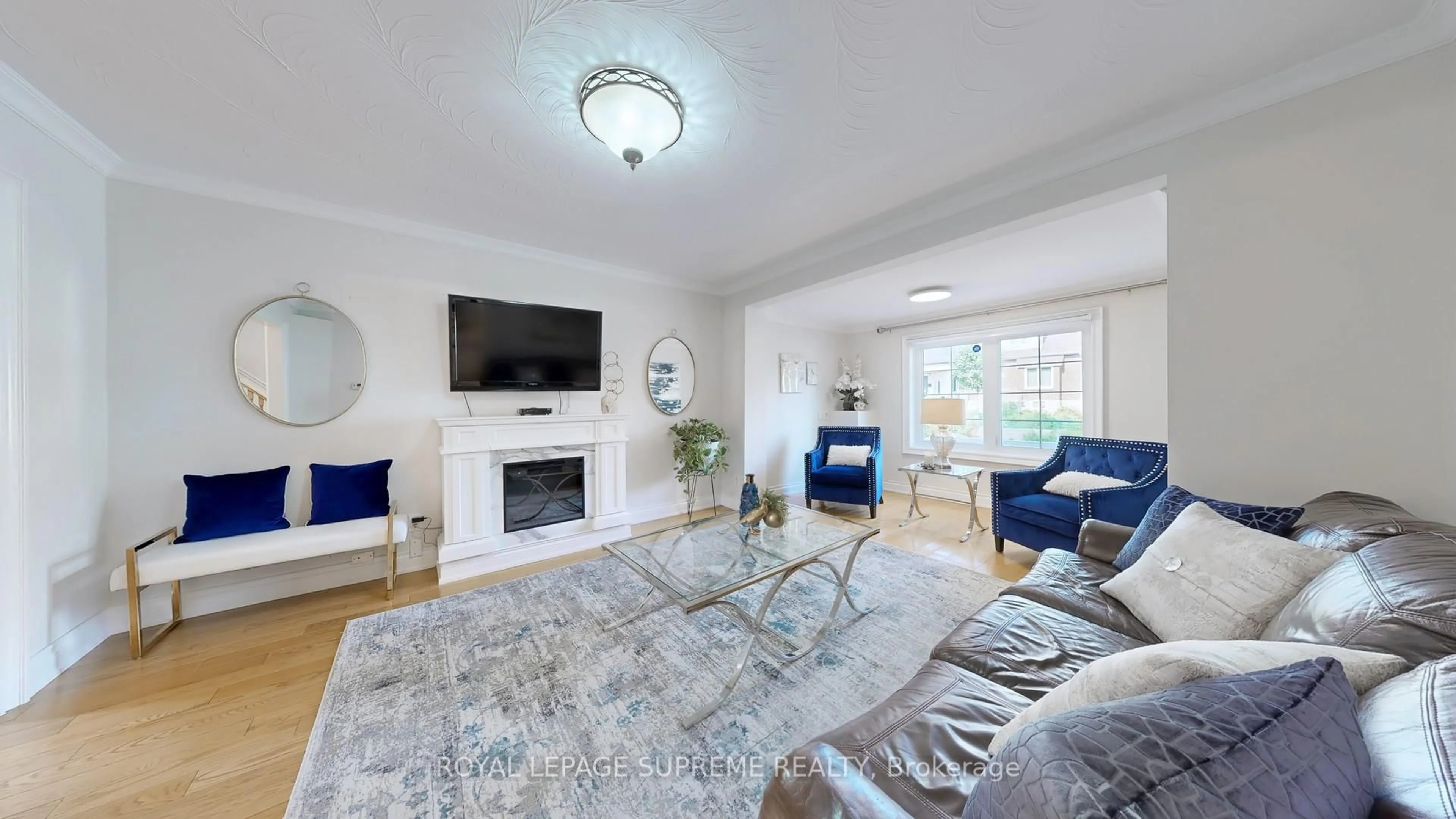 Living room with furniture, unknown for 310 Nairn Ave, Toronto Ontario M6E 4H8