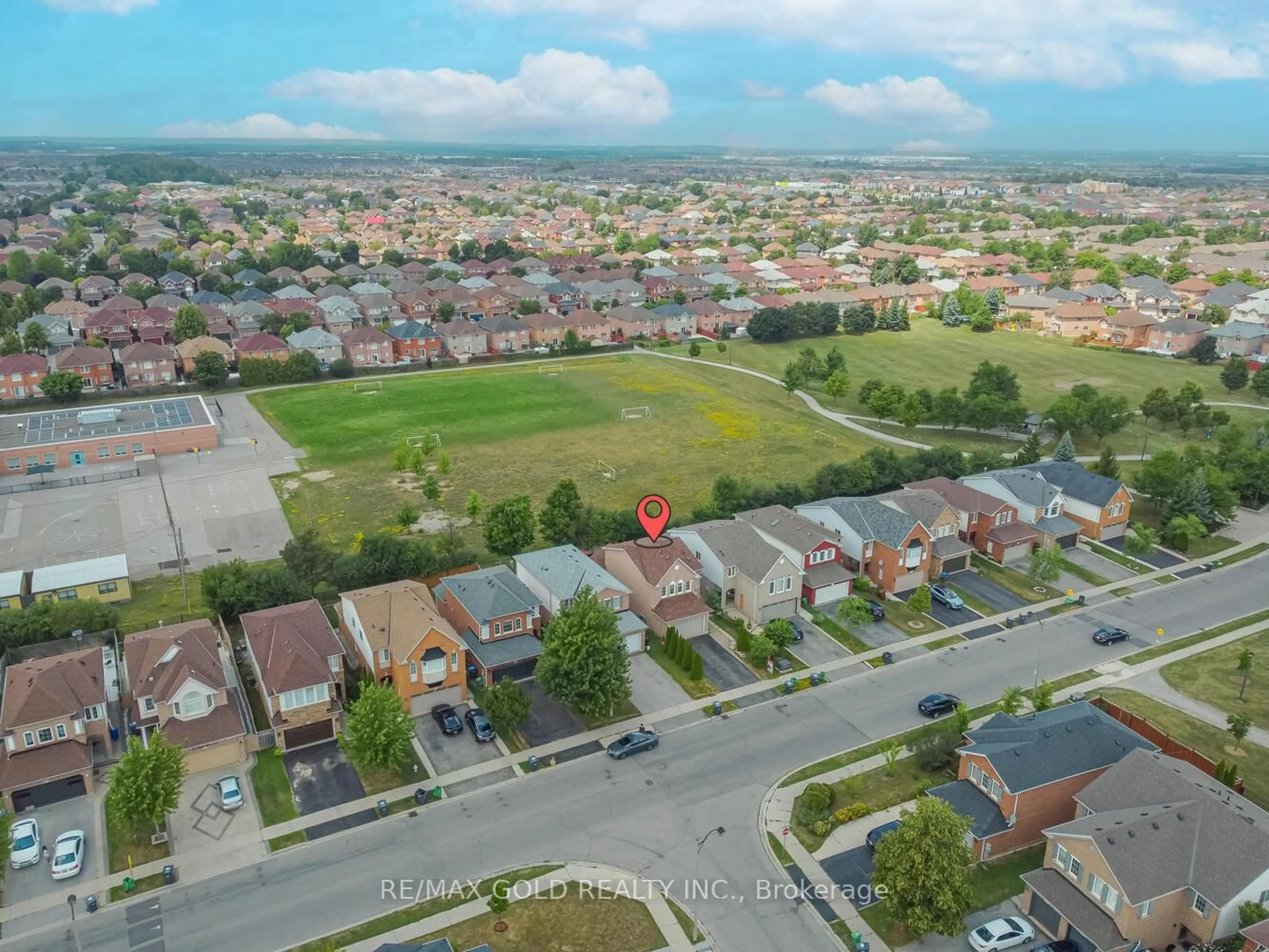 A pic from outside/outdoor area/front of a property/back of a property/a pic from drone, street for 89 Black Forest Dr, Brampton Ontario L6R 2E6