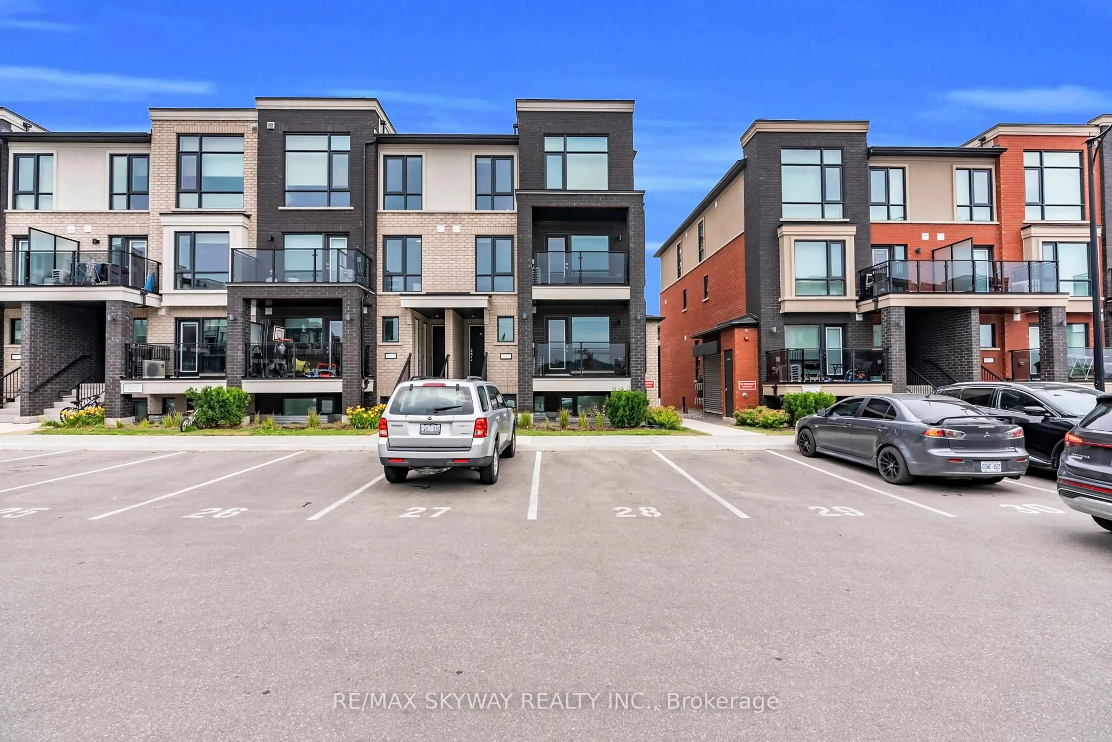 A pic from outside/outdoor area/front of a property/back of a property/a pic from drone, street for 185 Veterans Dr #16, Brampton Ontario L7A 5L2