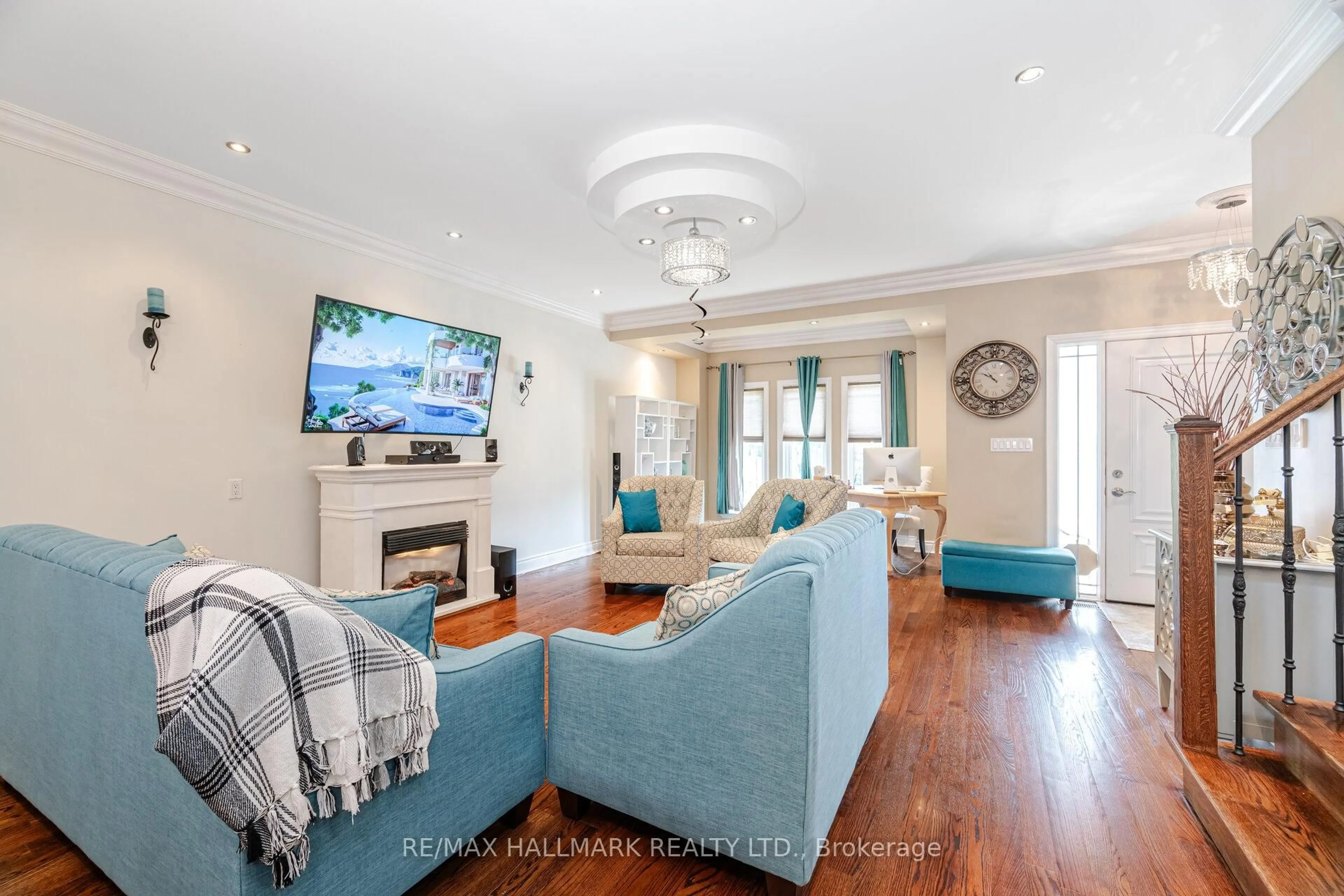Living room with furniture, unknown for 134 Brownville Ave, Toronto Ontario M6N 4L4