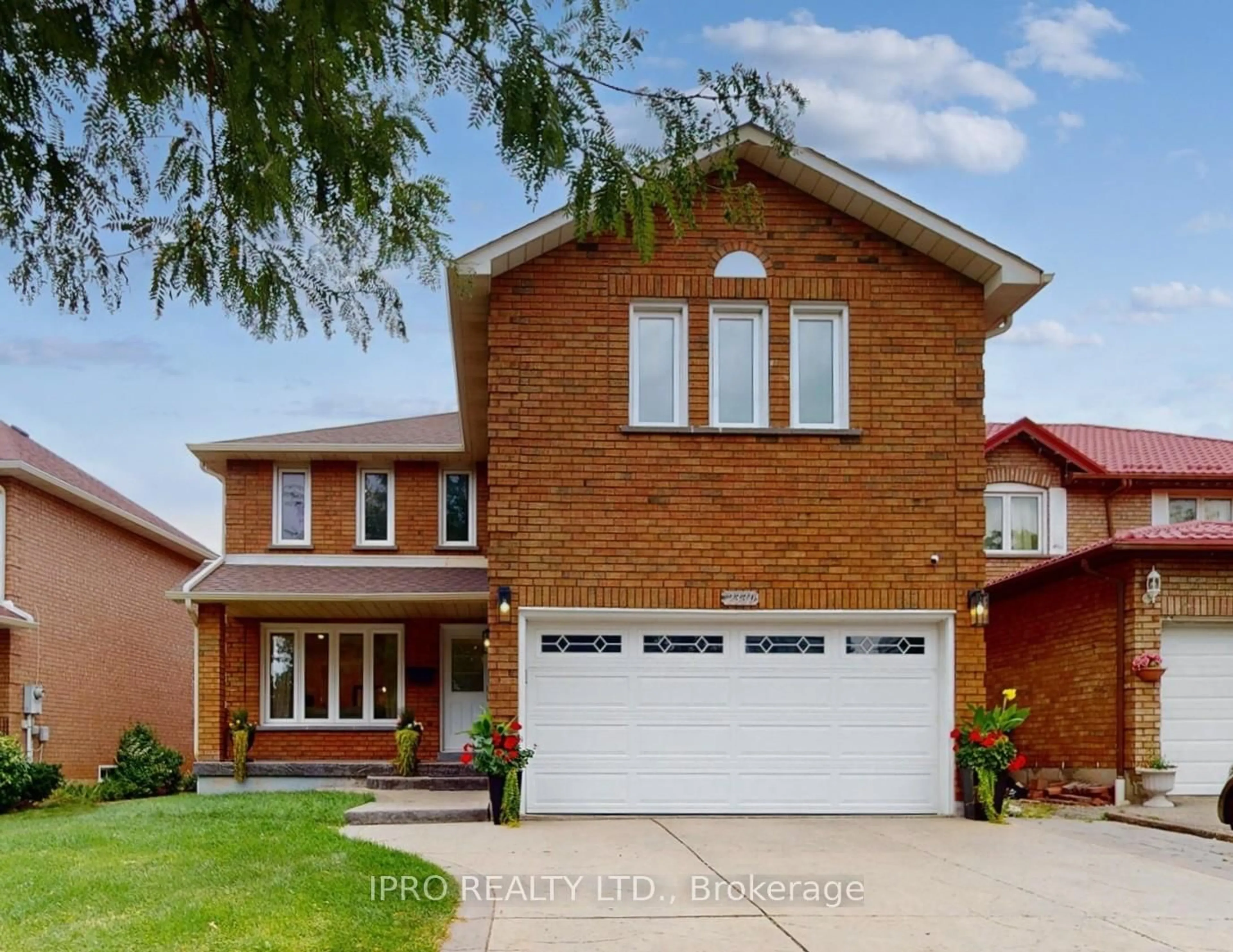 Home with brick exterior material, street for 2330 Credit Valley Rd, Mississauga Ontario L5M 4C9