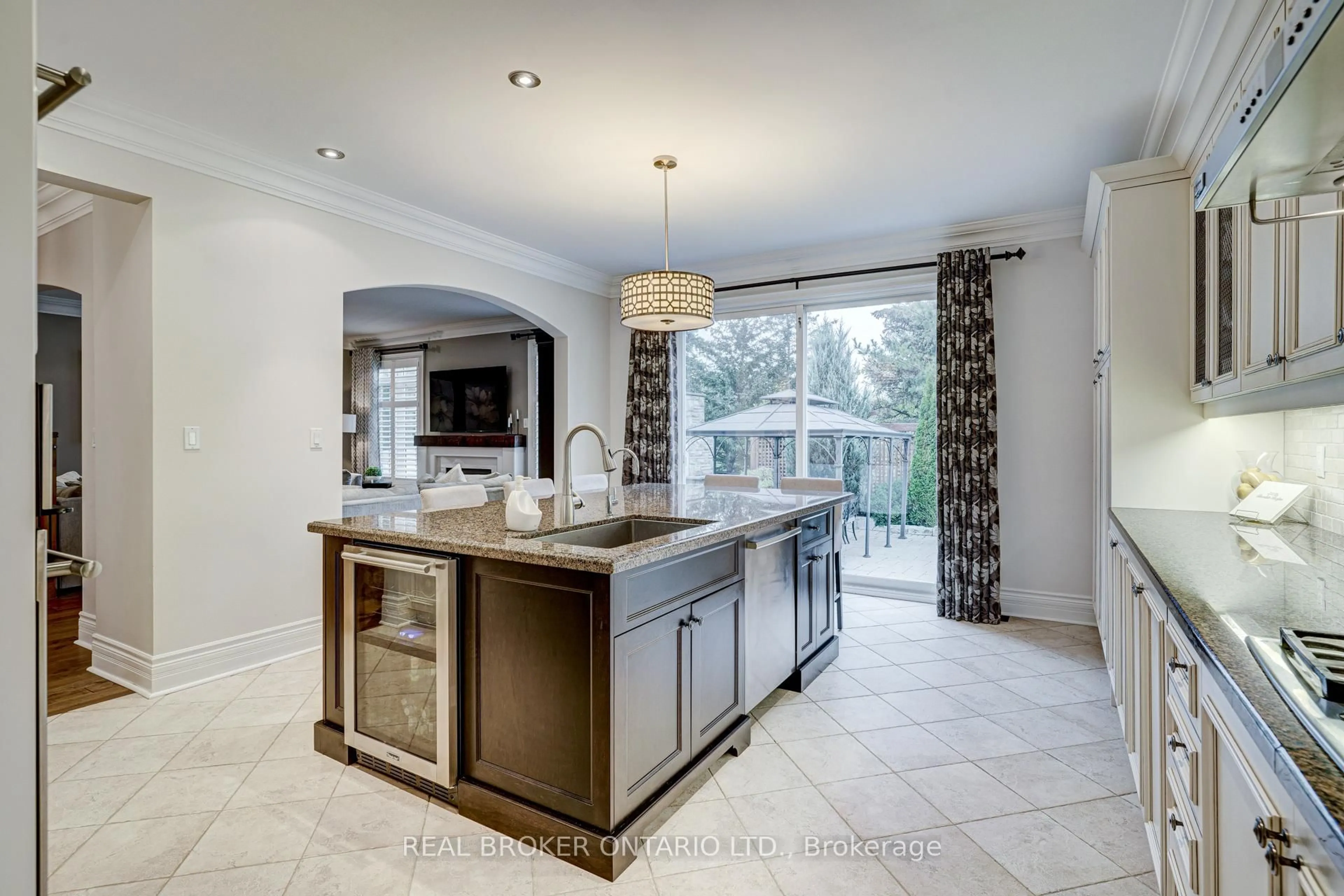 Open concept kitchen, ceramic/tile floor for 2197 Wuthering Heights Way, Oakville Ontario L6M 0A3