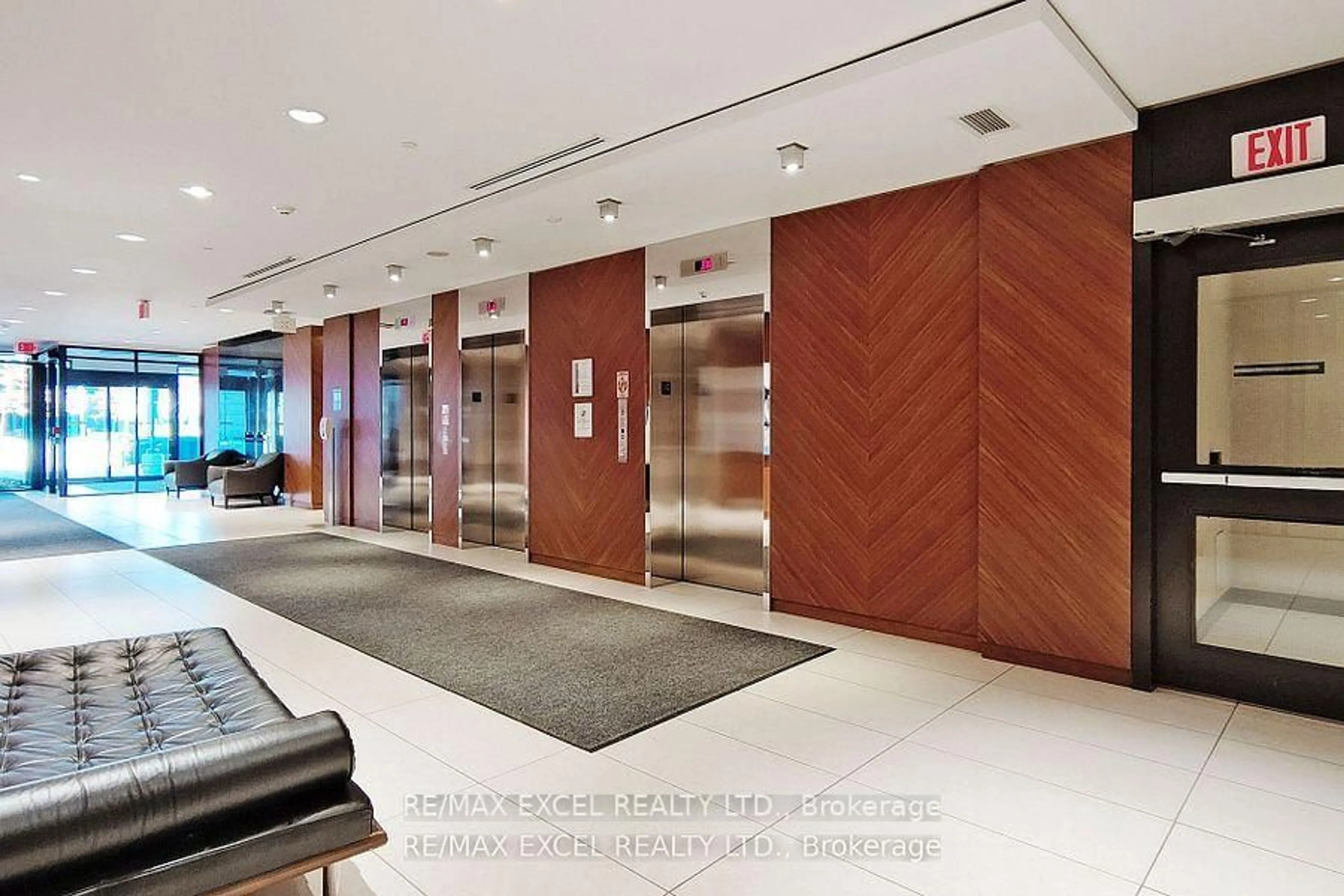 Indoor foyer for 9 Valhalla Inn Rd #2505, Toronto Ontario M9B 0B2
