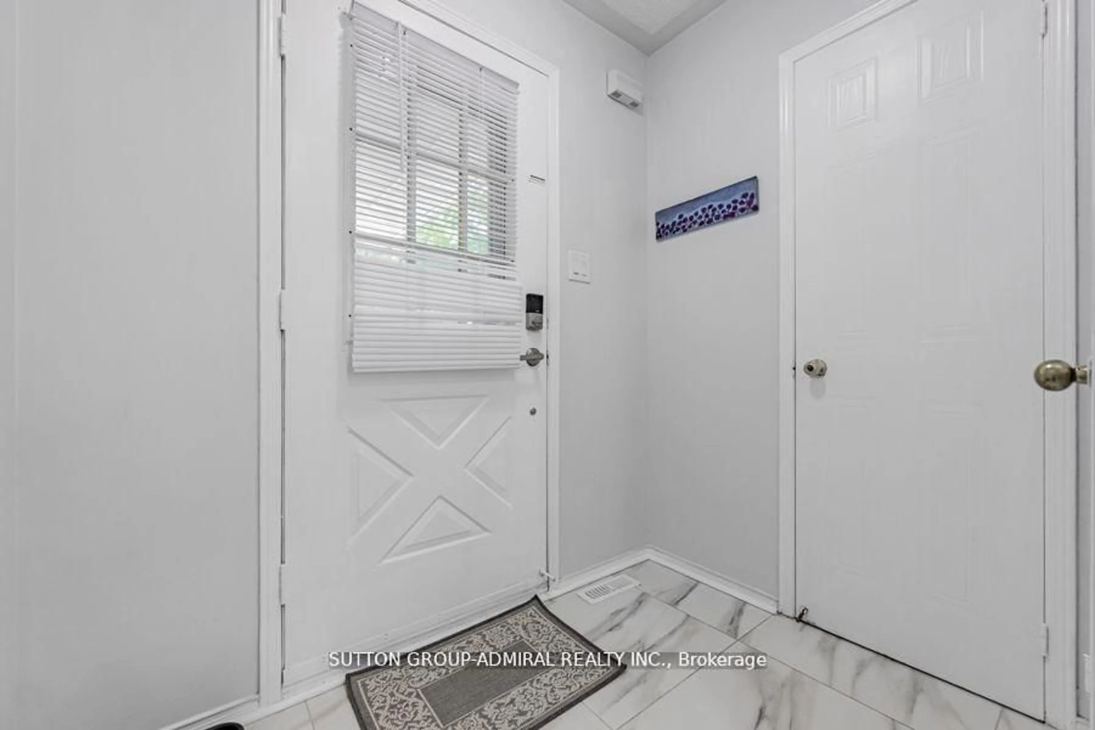 Indoor entryway for 88 Wickstead Crt, Brampton Ontario L6R 1N8