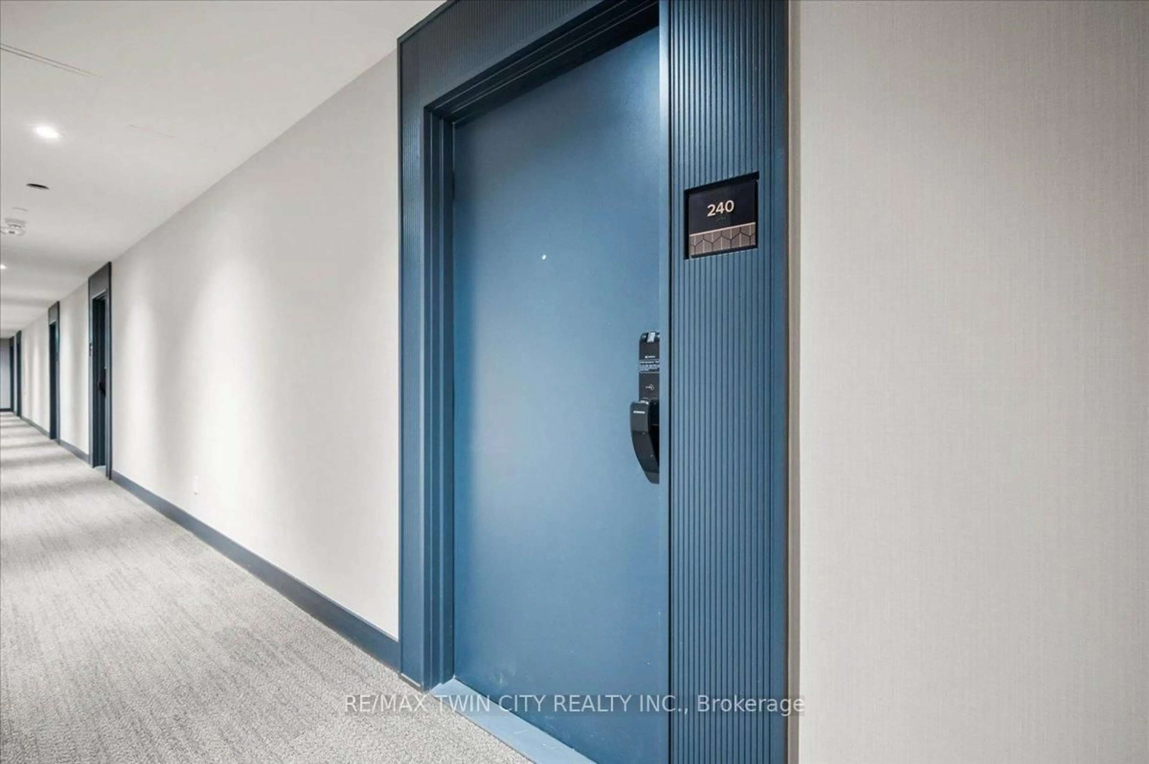 Indoor entryway for 405 dundas St #240, Oakville Ontario L6M 5P9