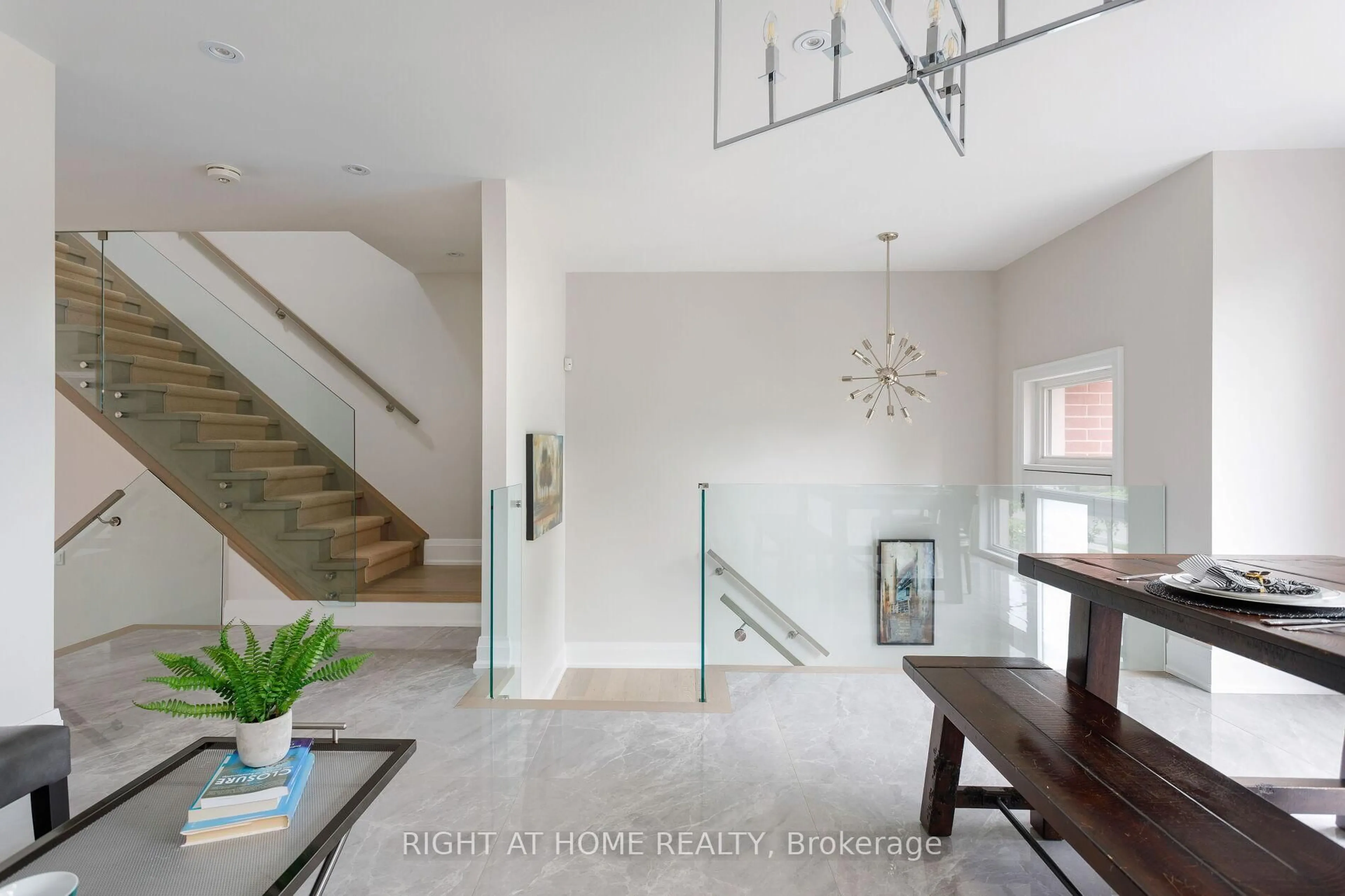 Indoor entryway for 175 Hay Ave, Toronto Ontario M8Z 1G3