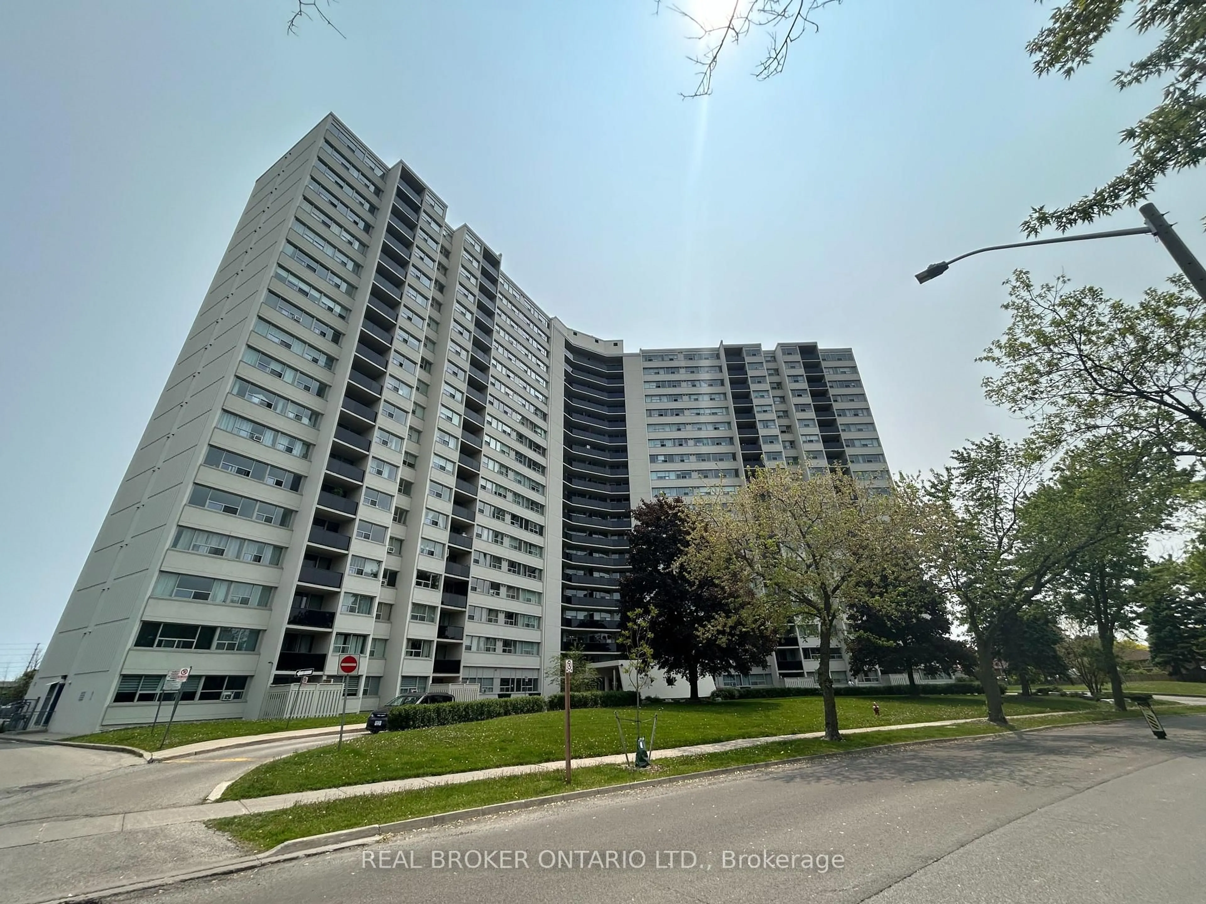 Unknown for 530 Lolita Gdns #1203, Mississauga Ontario L5A 3T2