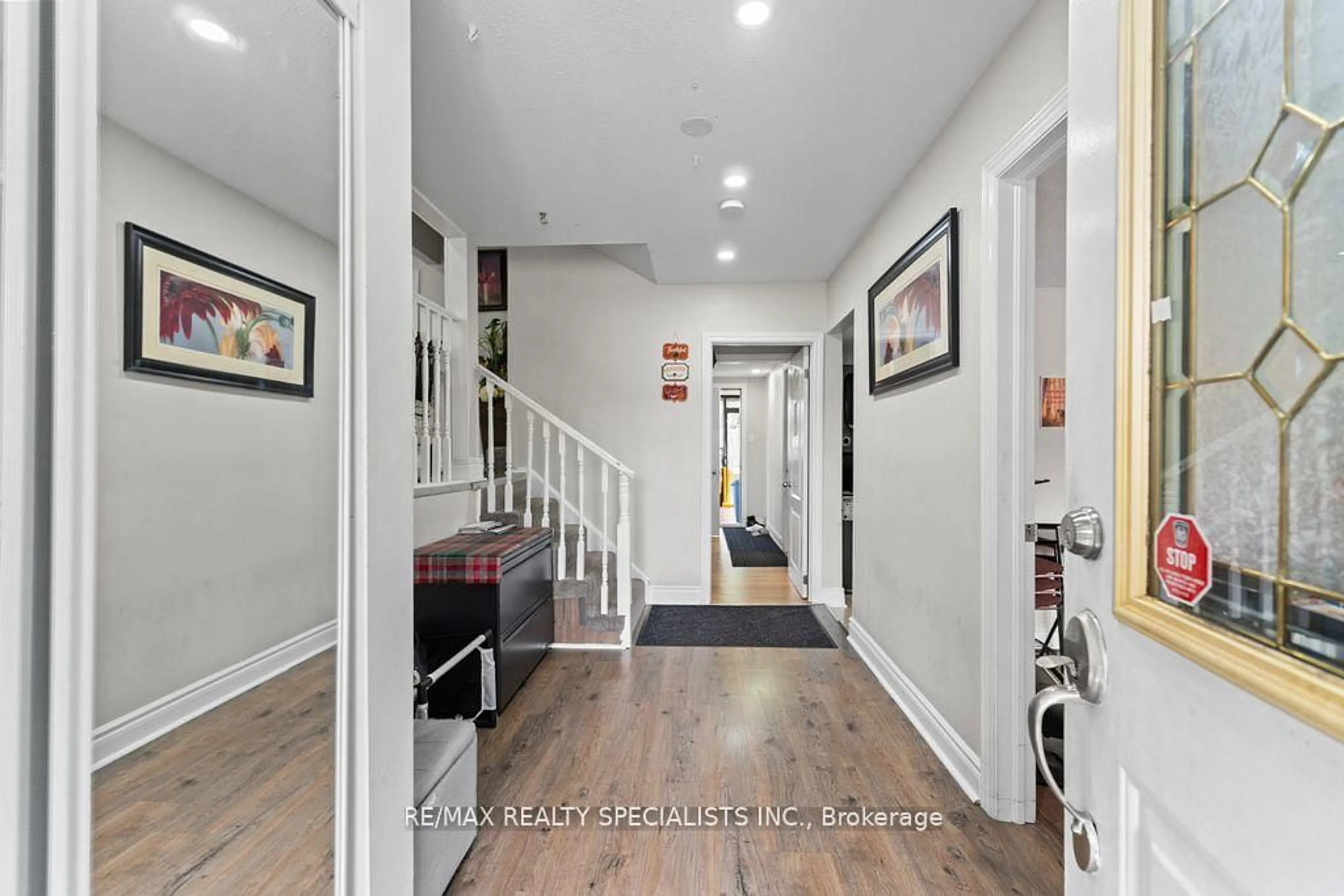 Indoor entryway for 380 Bartley Bull Pkwy, Brampton Ontario L6W 2L8