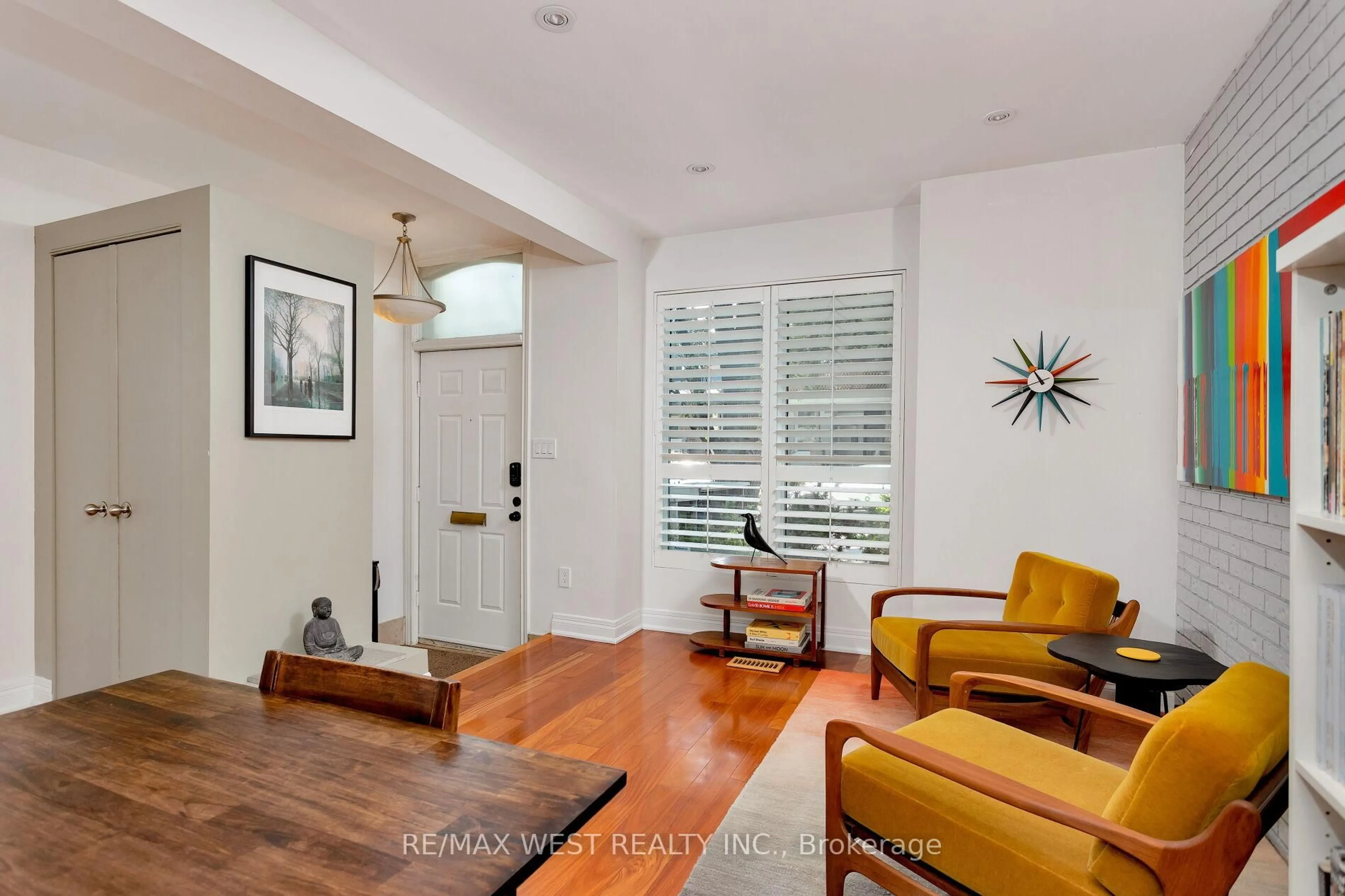 Indoor entryway for 83 Gwynne Ave, Toronto Ontario M6K 2C5
