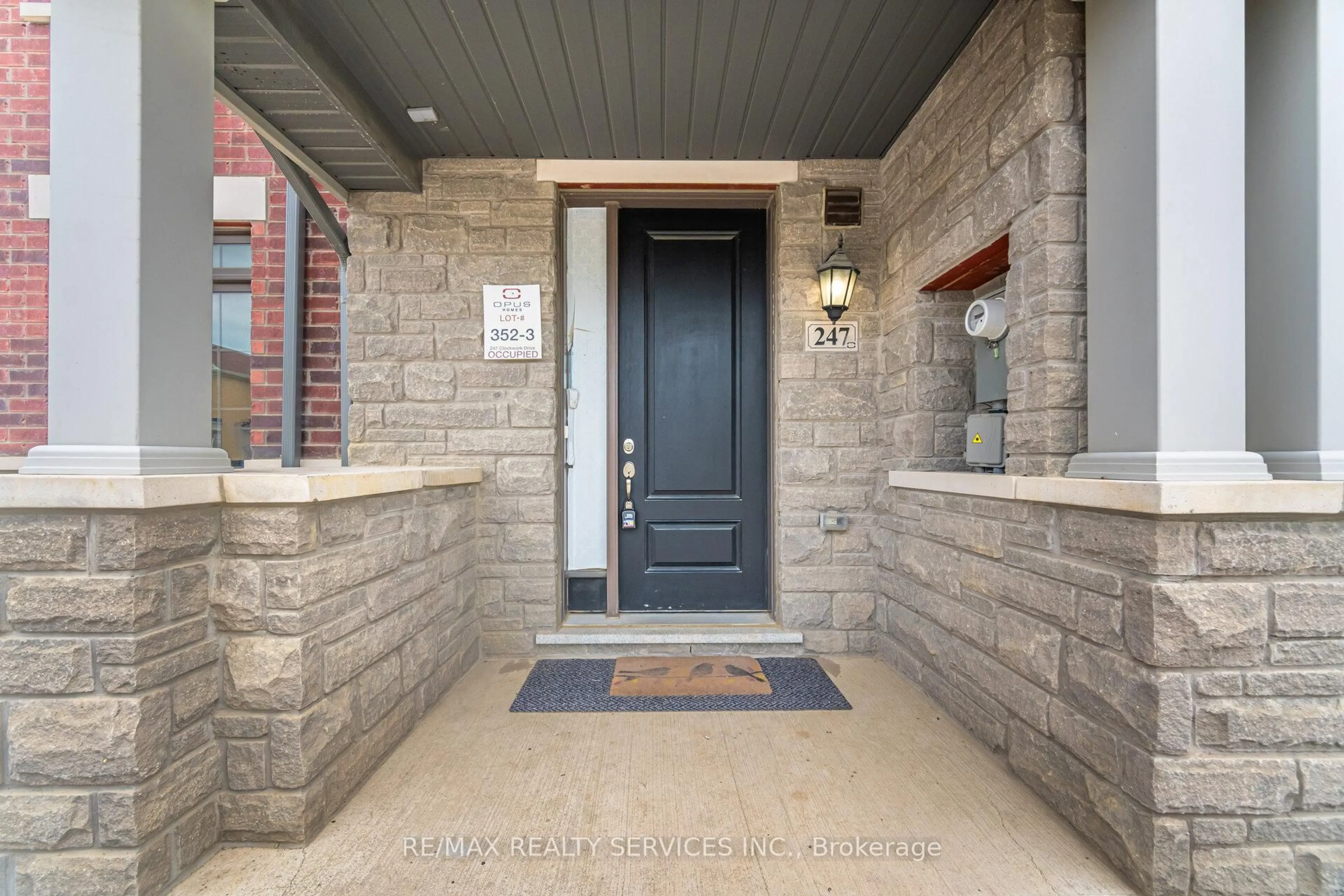 Indoor entryway for 247 Clockwork Dr, Brampton Ontario L7A 5C7