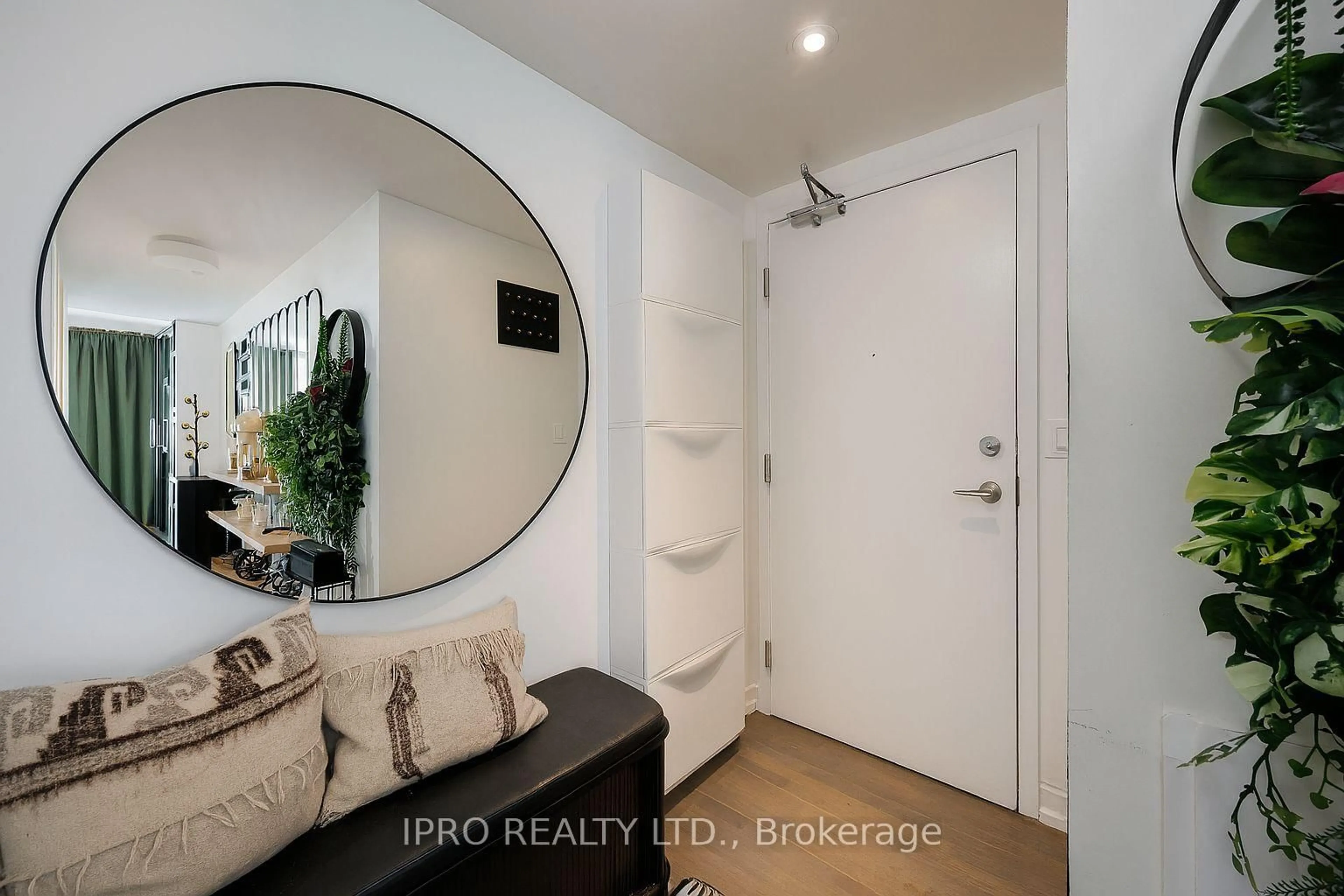 Indoor entryway for 51 Lady Bank Rd #203, Toronto Ontario M8Z 0C9