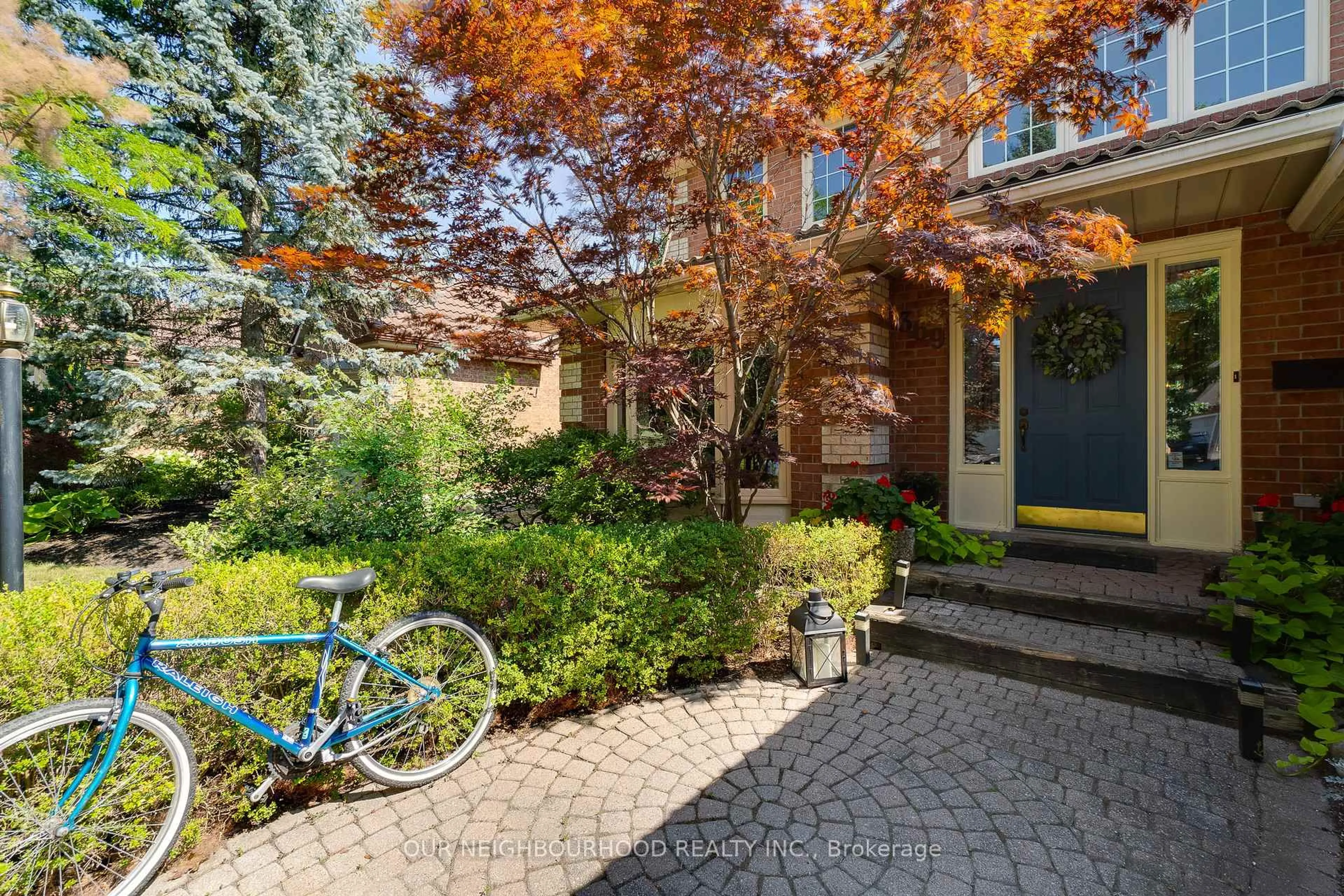 Patio, street for 369 Claremont Cres, Oakville Ontario L6J 6J9