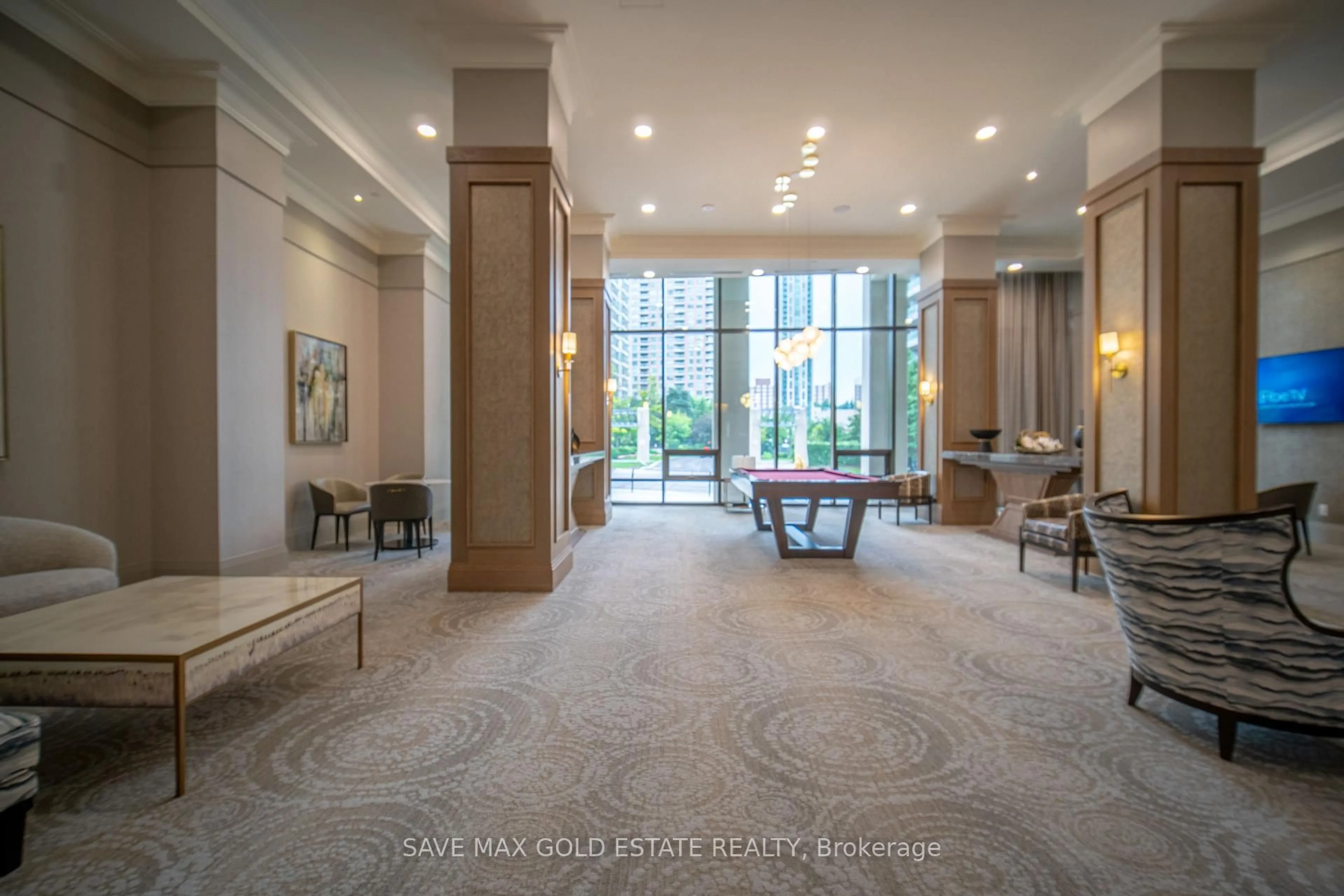 Indoor foyer for 30 Elm Dr #809, Mississauga Ontario L5B 1L9