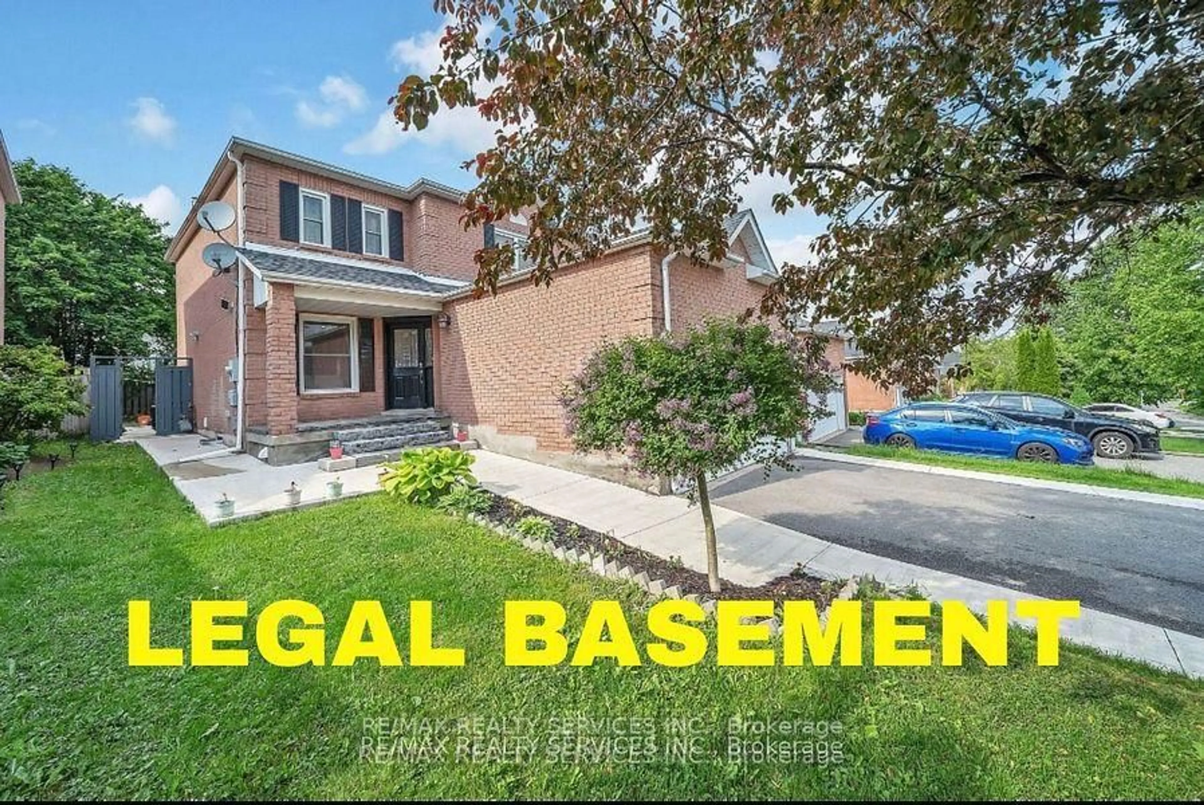 A pic from outside/outdoor area/front of a property/back of a property/a pic from drone, street for 305 Faith Dr, Orangeville Ontario L9W 4P8