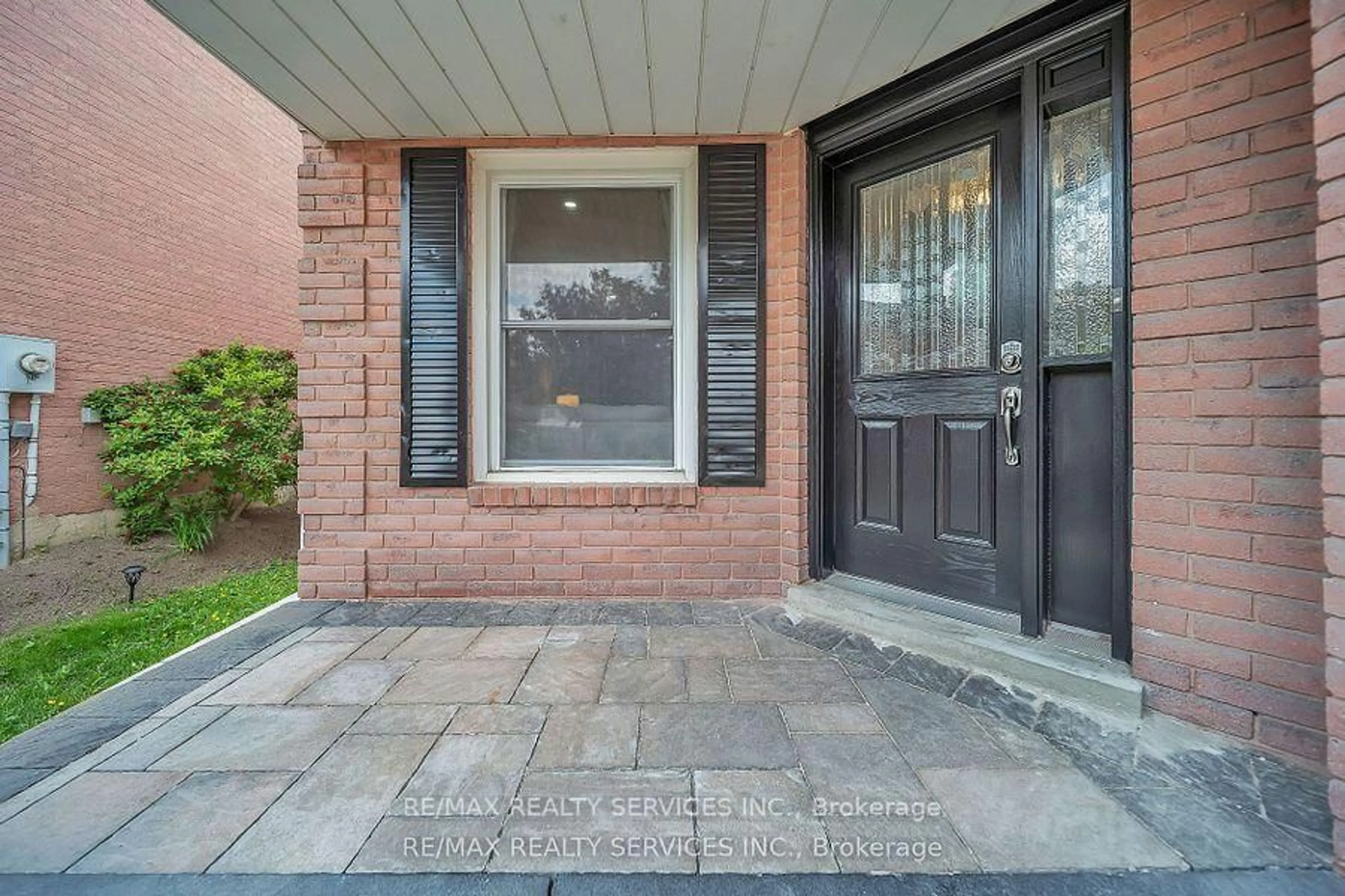 Home with brick exterior material, street for 305 Faith Dr, Orangeville Ontario L9W 4P8