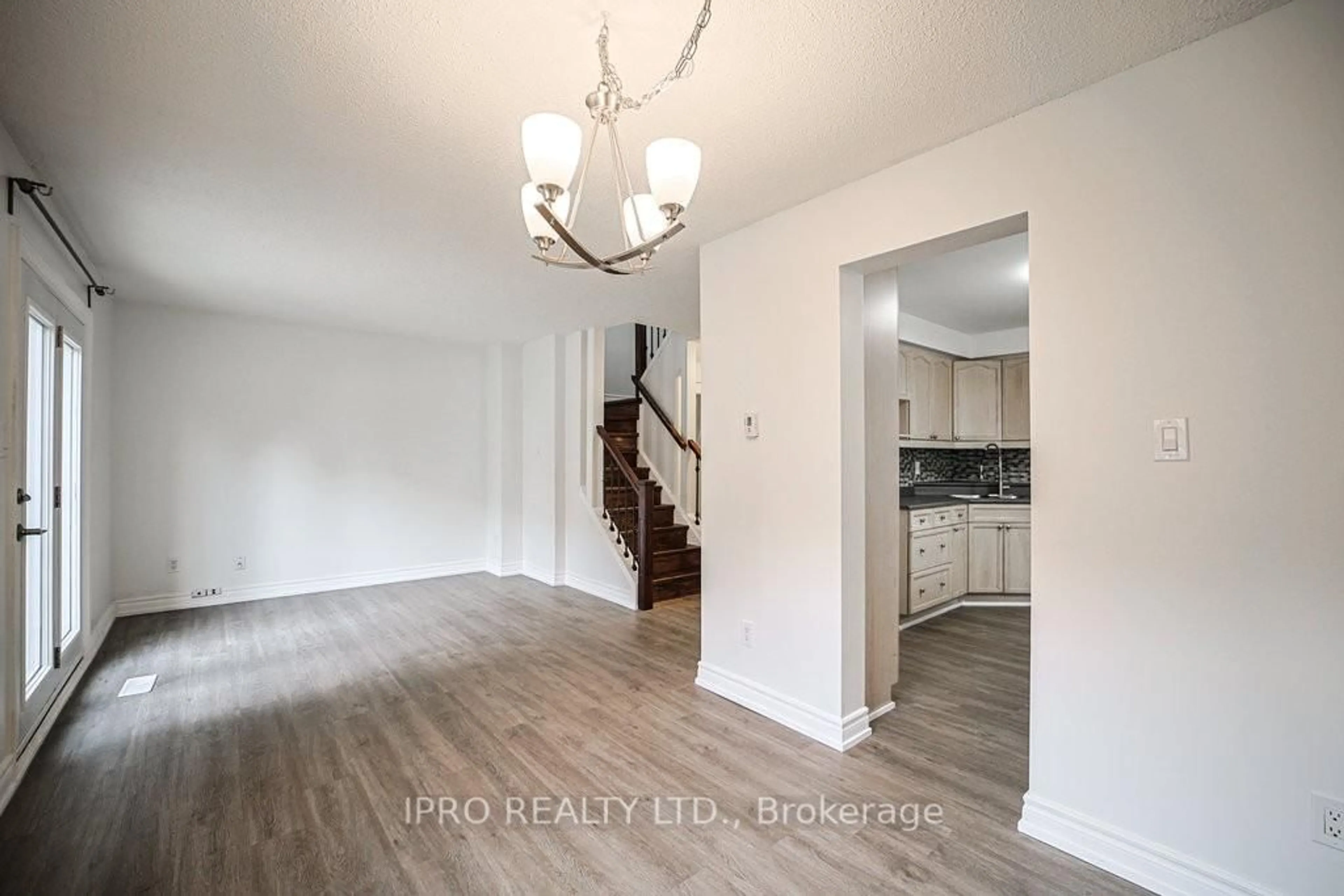 Unknown for 38 Roehampton Cres, Brampton Ontario L6Y 2R4
