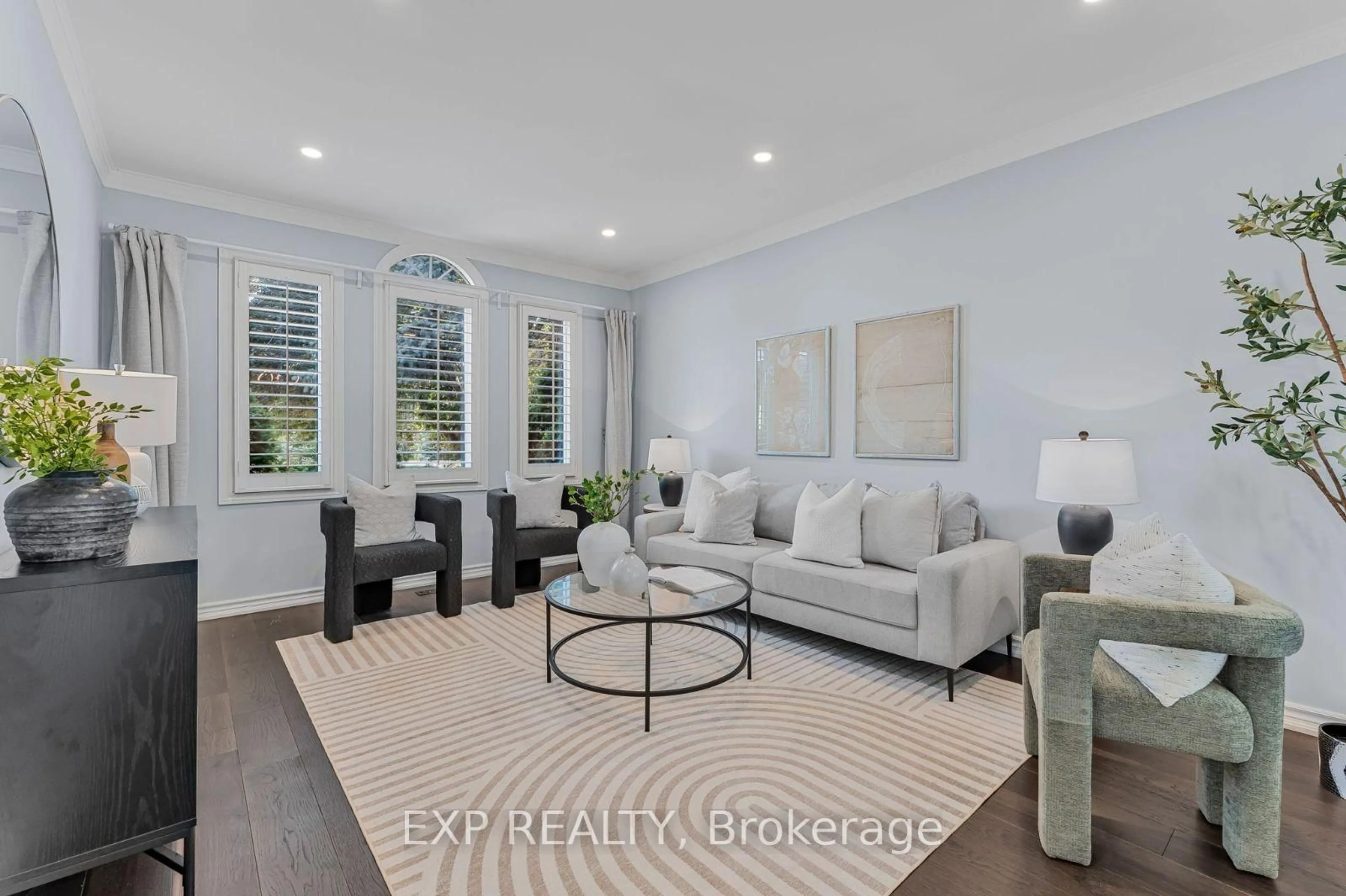 Living room with furniture, unknown for 2816 Rosewood Lane, Oakville Ontario L6J 7M5