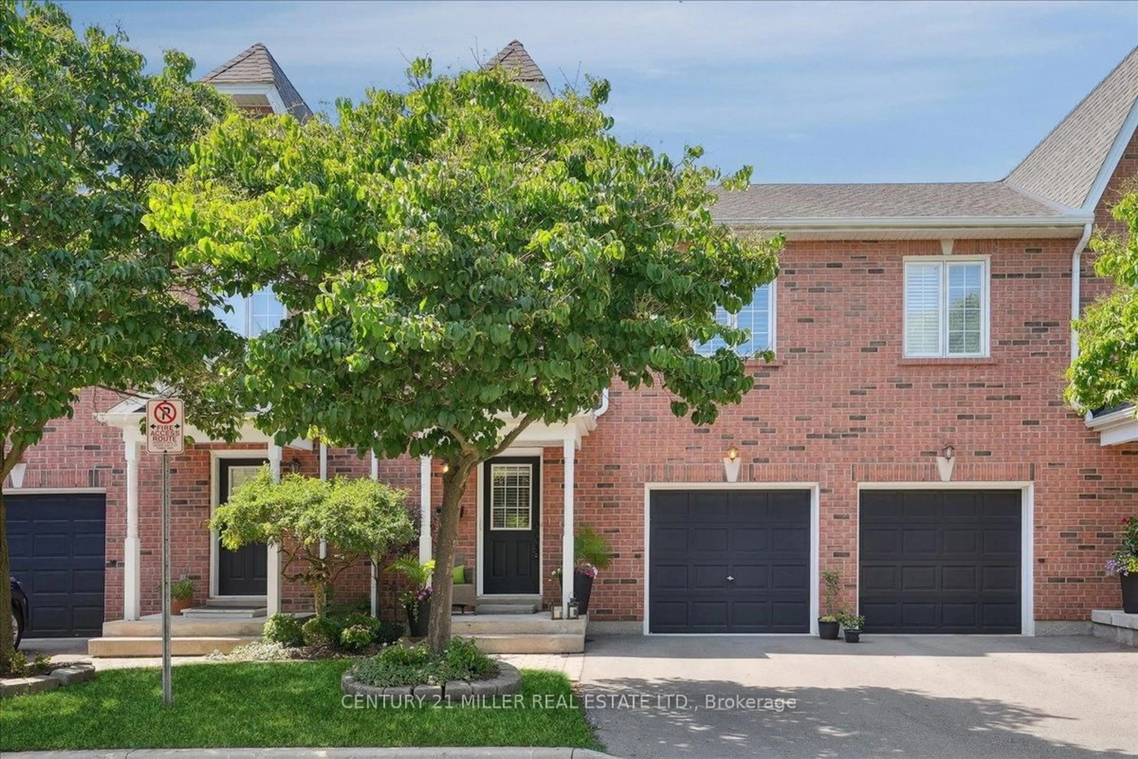 Home with brick exterior material, street for 5427 Lakeshore Rd #4, Burlington Ontario L7L 1E1