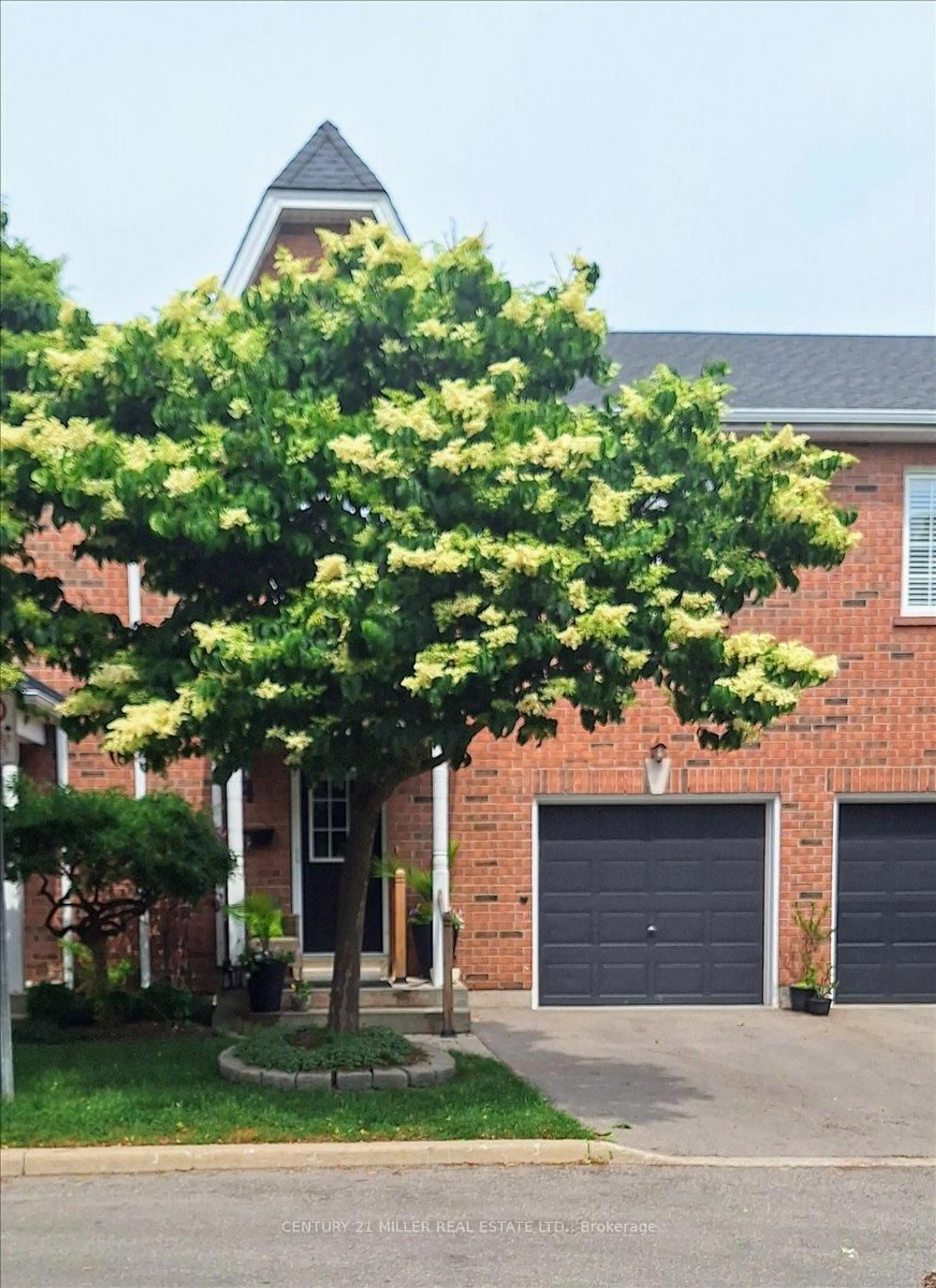 Home with brick exterior material, street for 5427 Lakeshore Rd #4, Burlington Ontario L7L 1E1