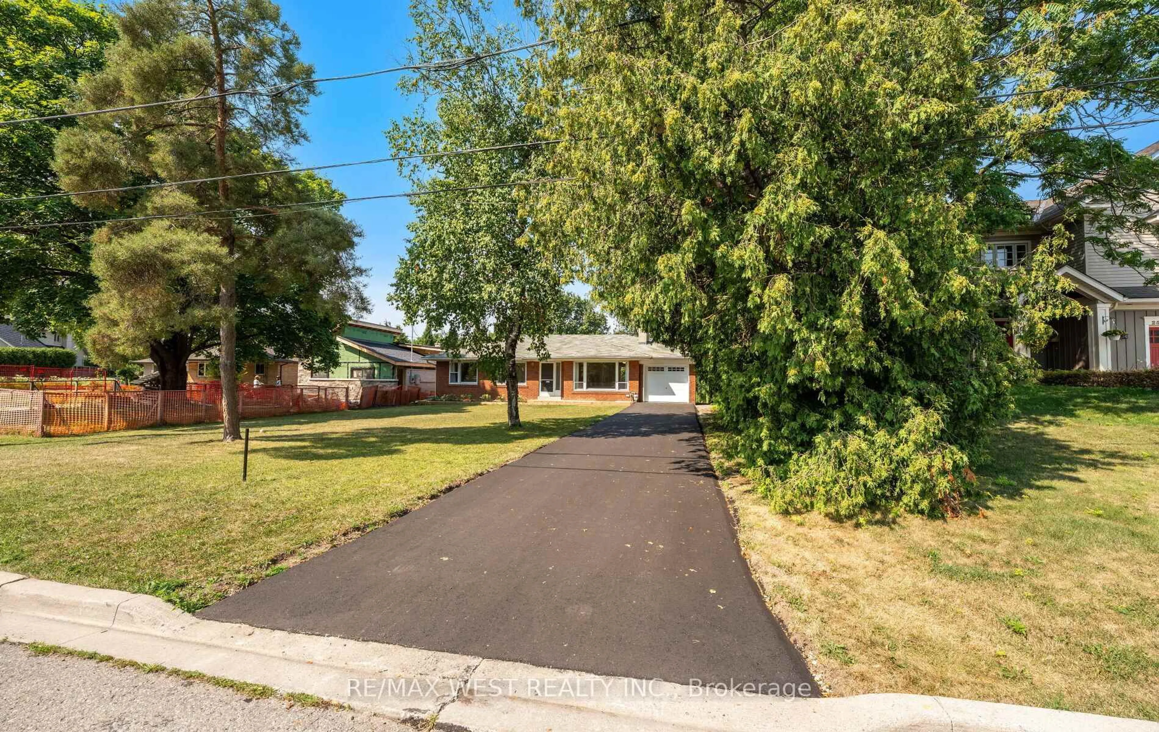 Unknown for 23 Waltham Dr, Toronto Ontario M9V 1S6