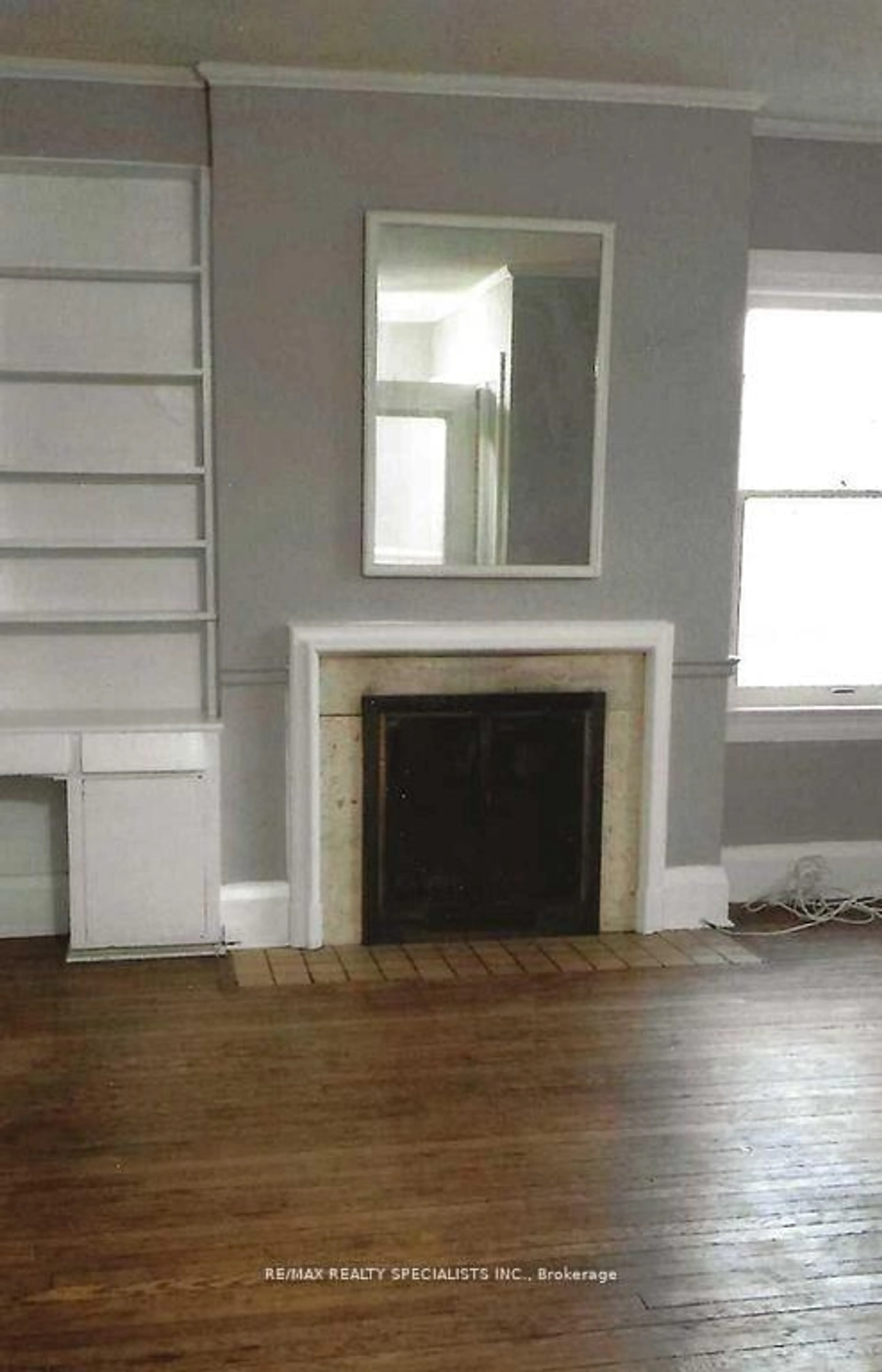 A pic of a room for 16 Wellington St, Brampton Ontario L6W 1Y2
