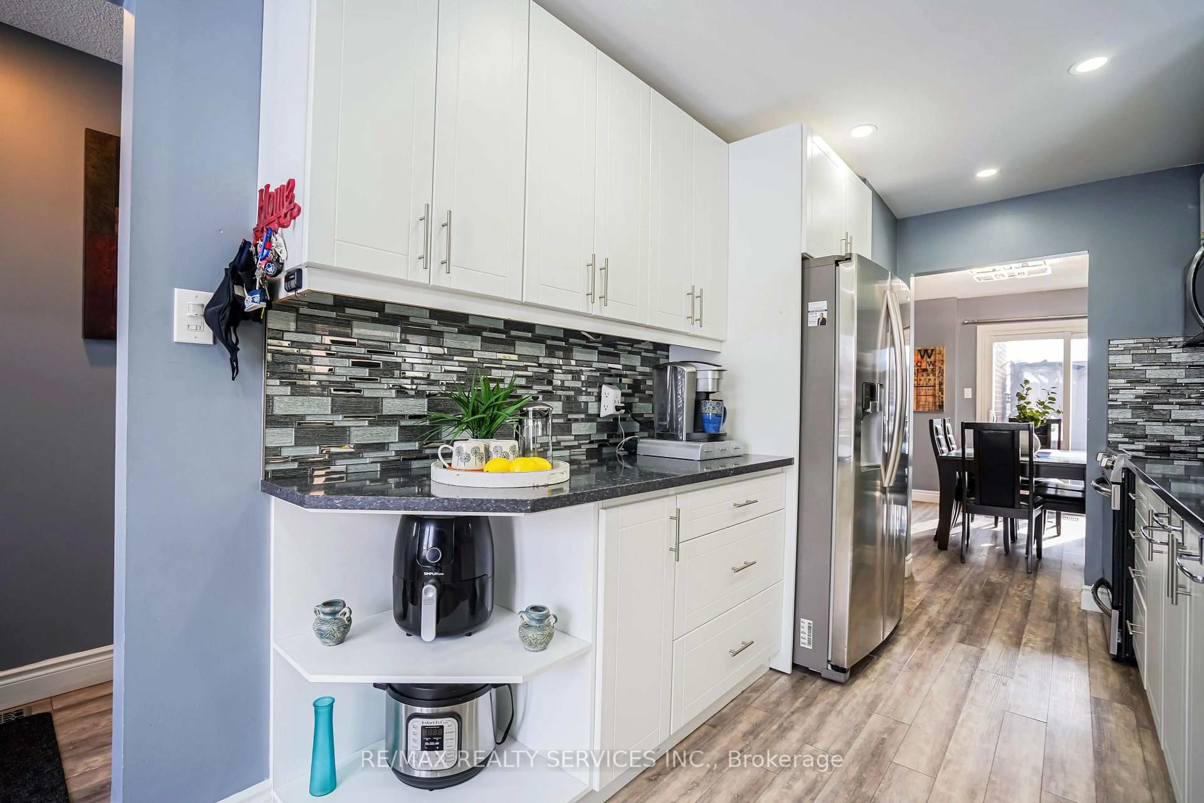 Unknown for 54 Ferri Cres, Brampton Ontario L6Z 1R9
