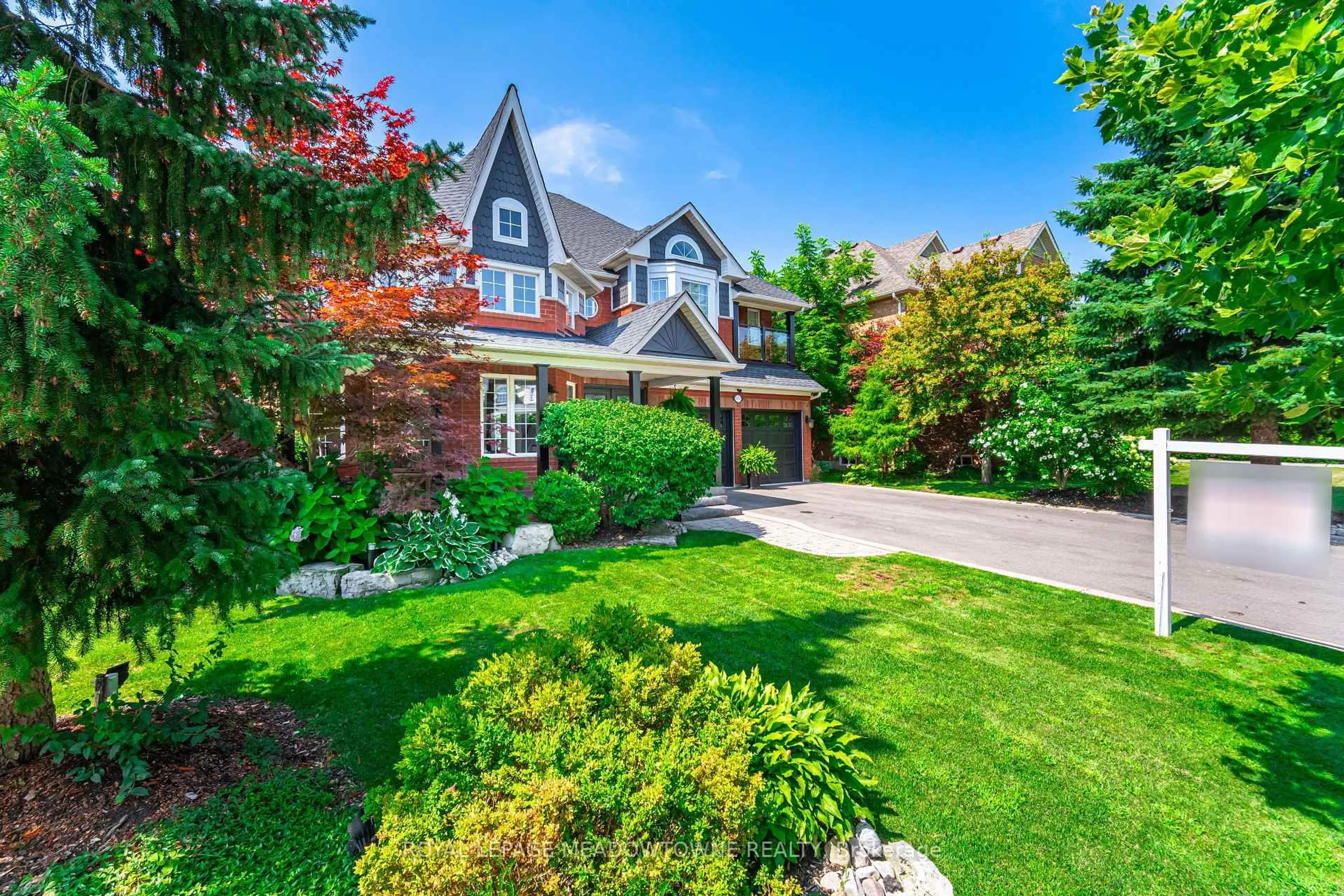 Home with brick exterior material, street for 6756 Early Settler Row, Mississauga Ontario L5W 1J3