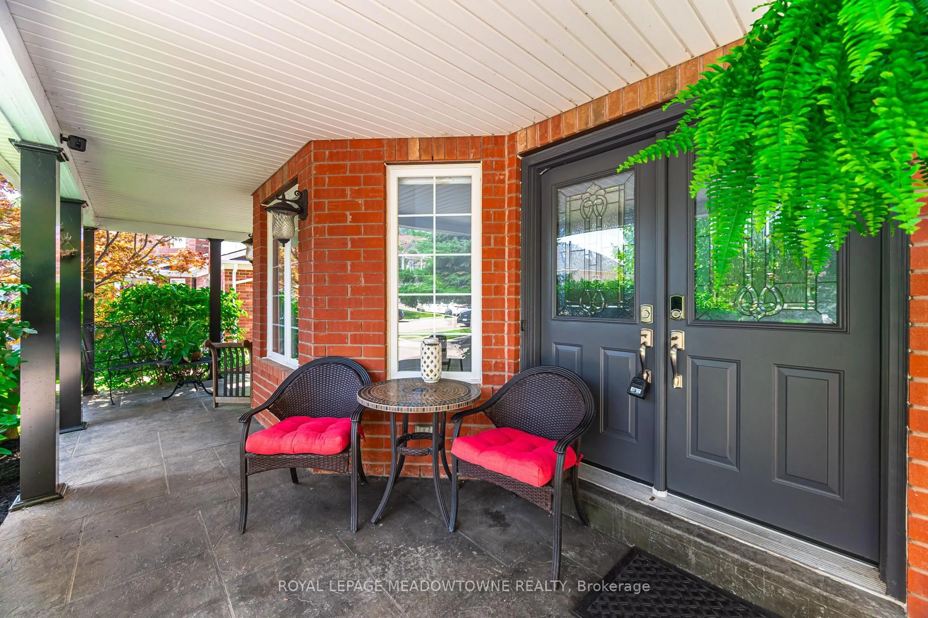 Indoor entryway for 6756 Early Settler Row, Mississauga Ontario L5W 1J3