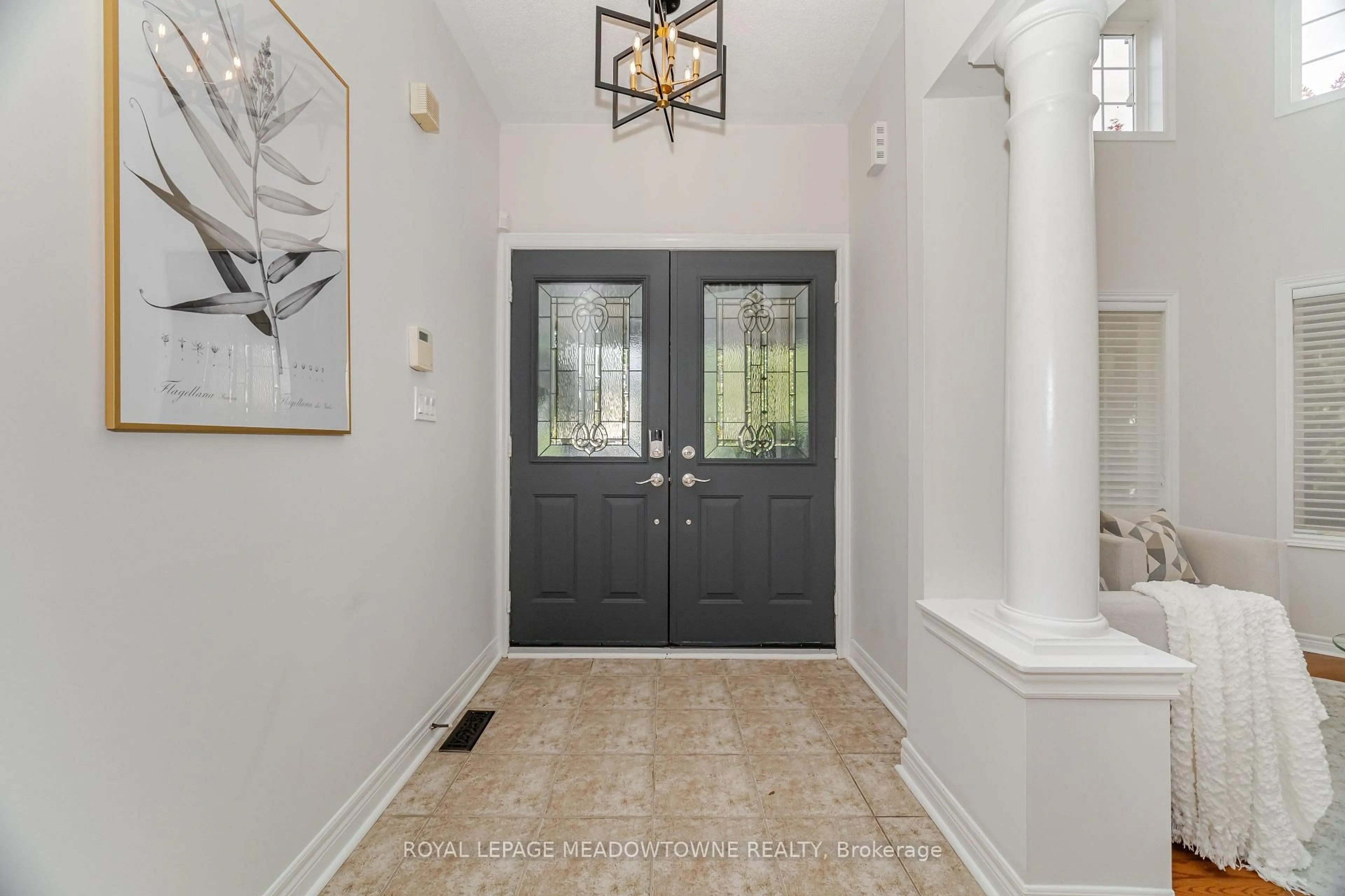 Indoor entryway for 6756 Early Settler Row, Mississauga Ontario L5W 1J3