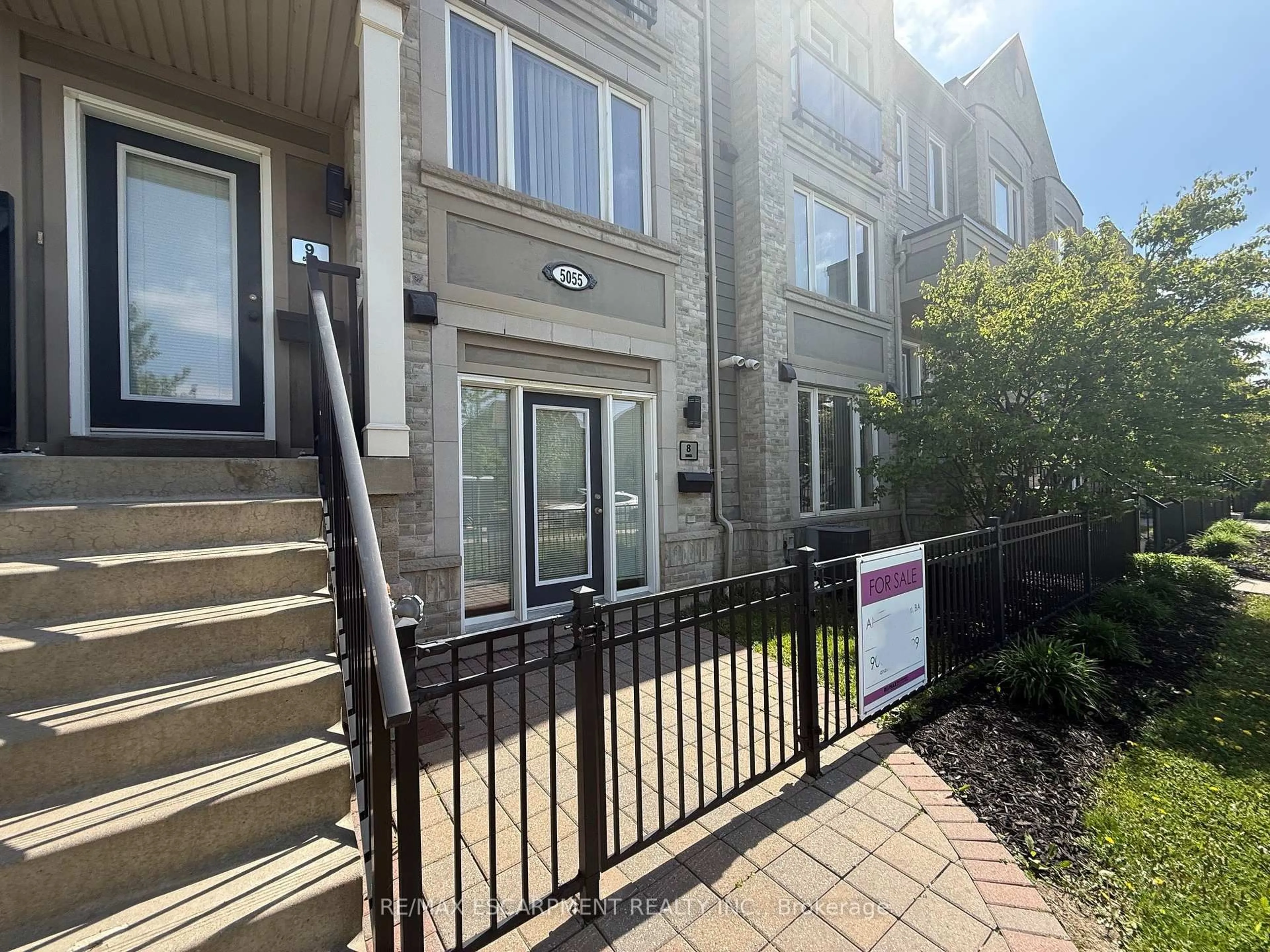 Unknown for 5055 Oscar Peterson Blvd #8, Mississauga Ontario L5M 0P4