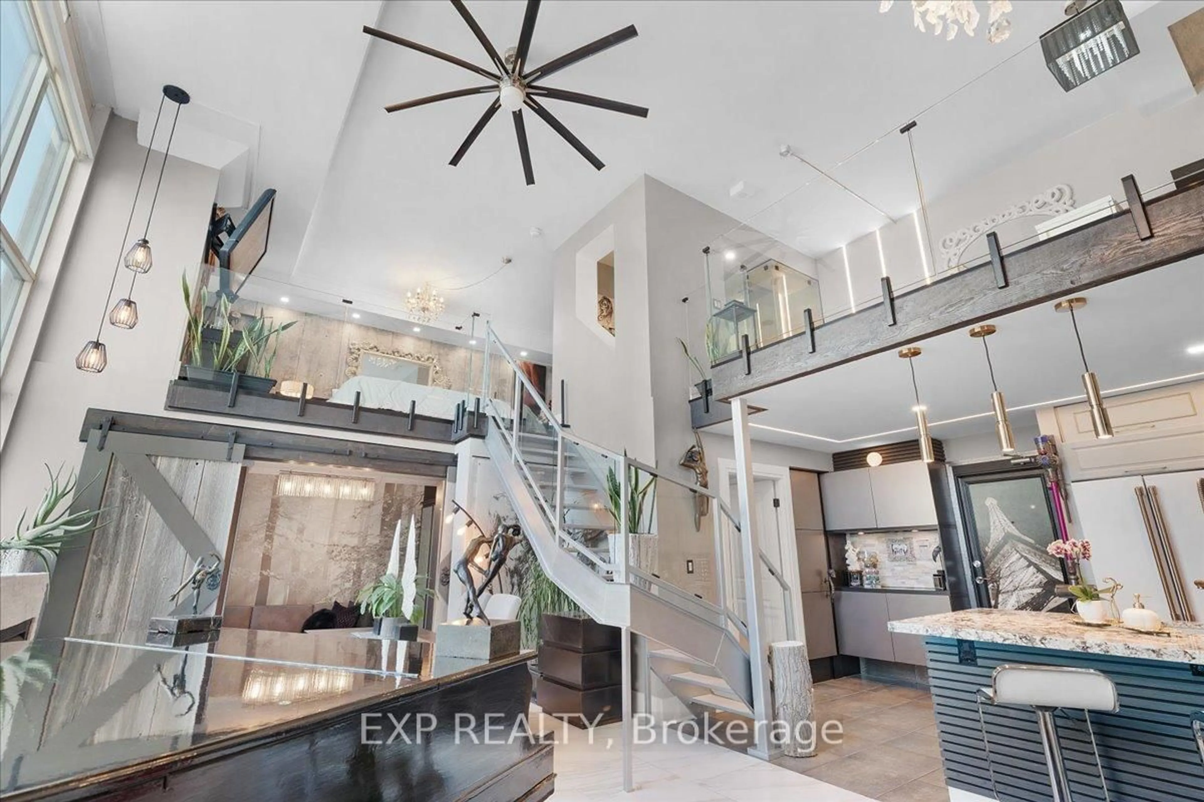 Unknown for 300 Manitoba St #416, Toronto Ontario M8Y 4G6