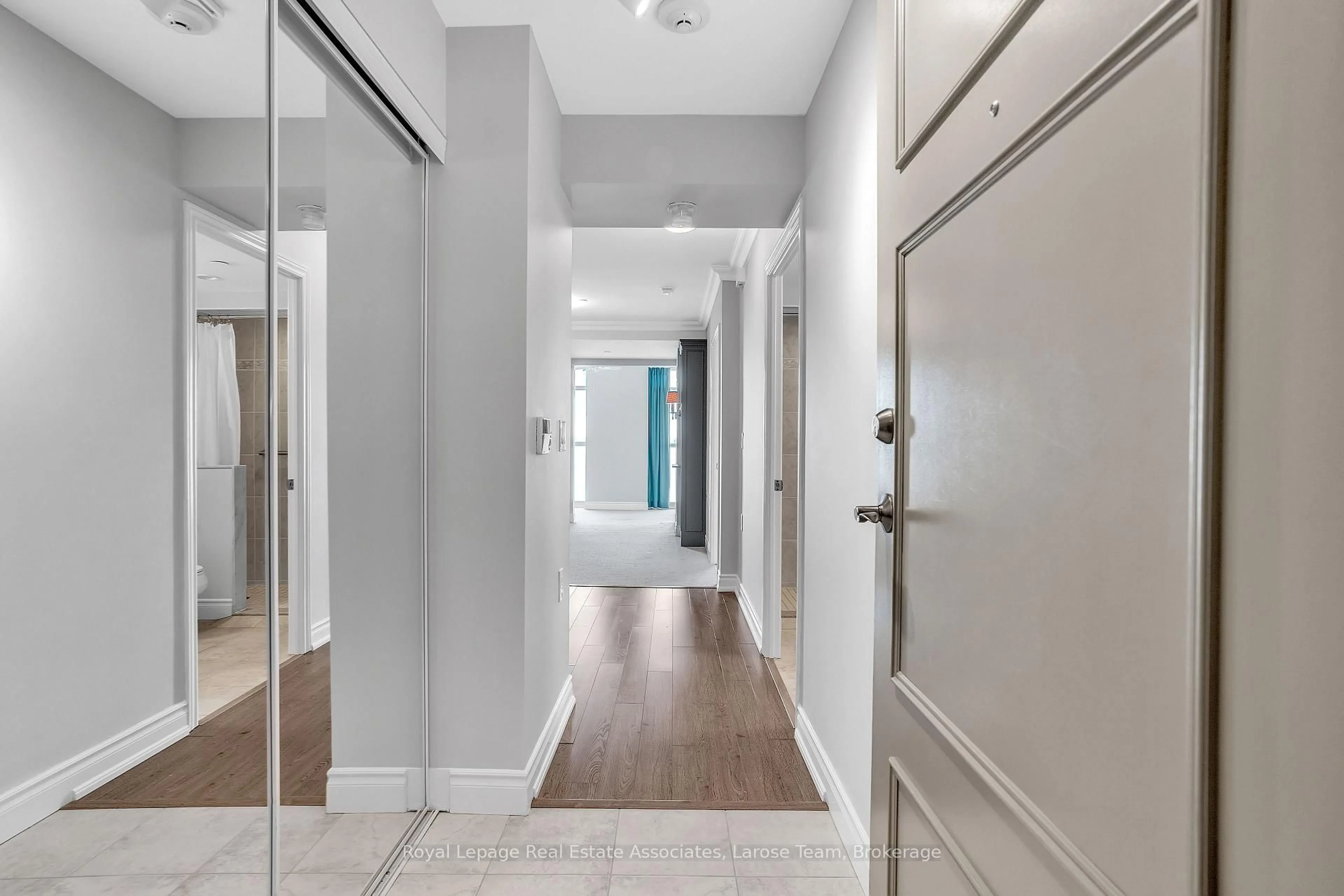 Indoor entryway for 3 Marine Parade Dr #1707, Toronto Ontario M8V 3Z5