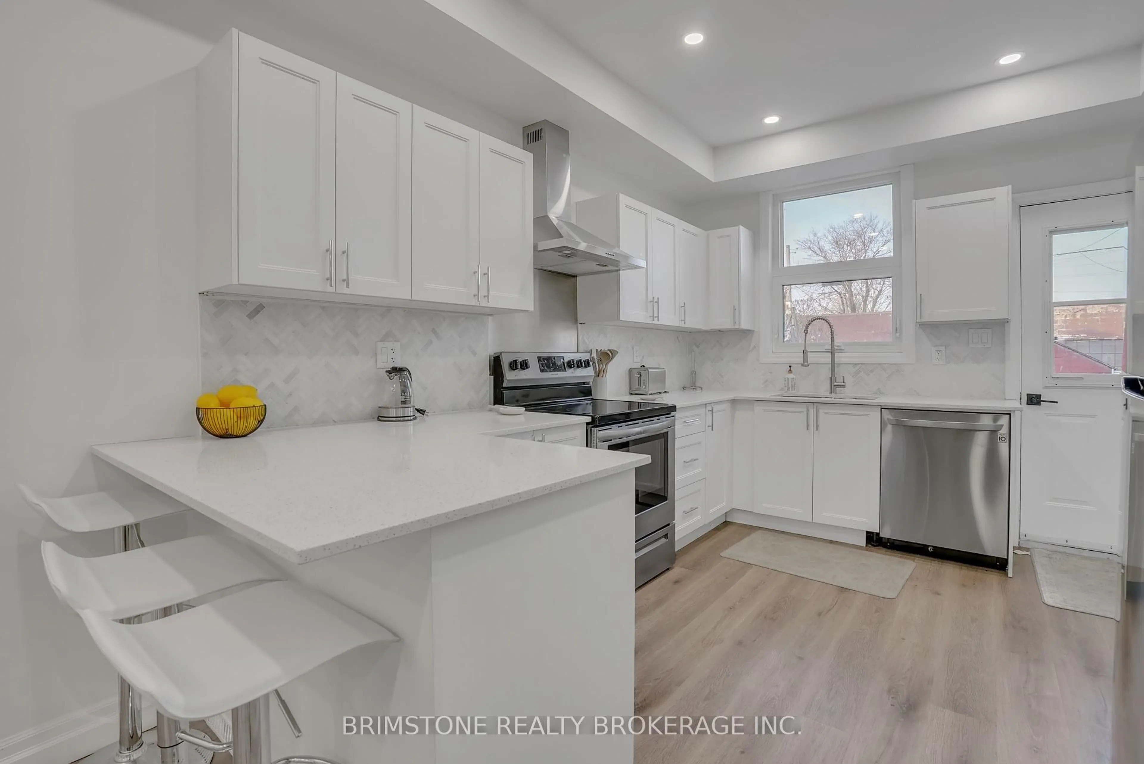 Open concept kitchen, unknown for 130 Mulock Ave, Toronto Ontario M6N 3C6