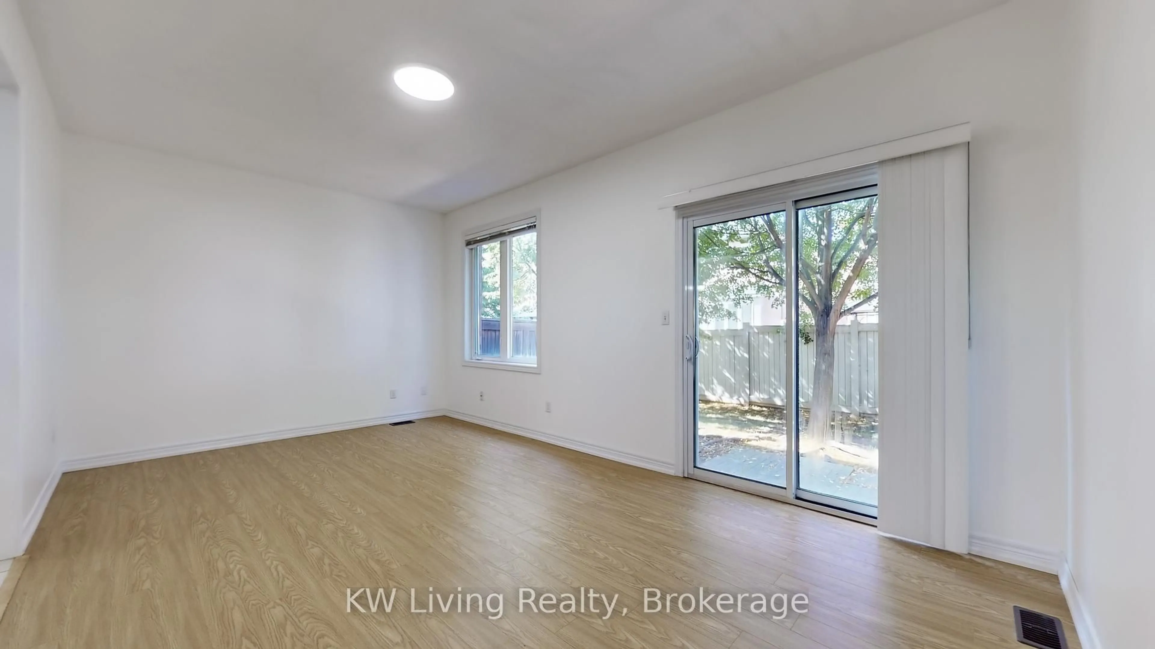 A pic of a room for 1015 Galesway Blvd #34, Mississauga Ontario L5V 0A9