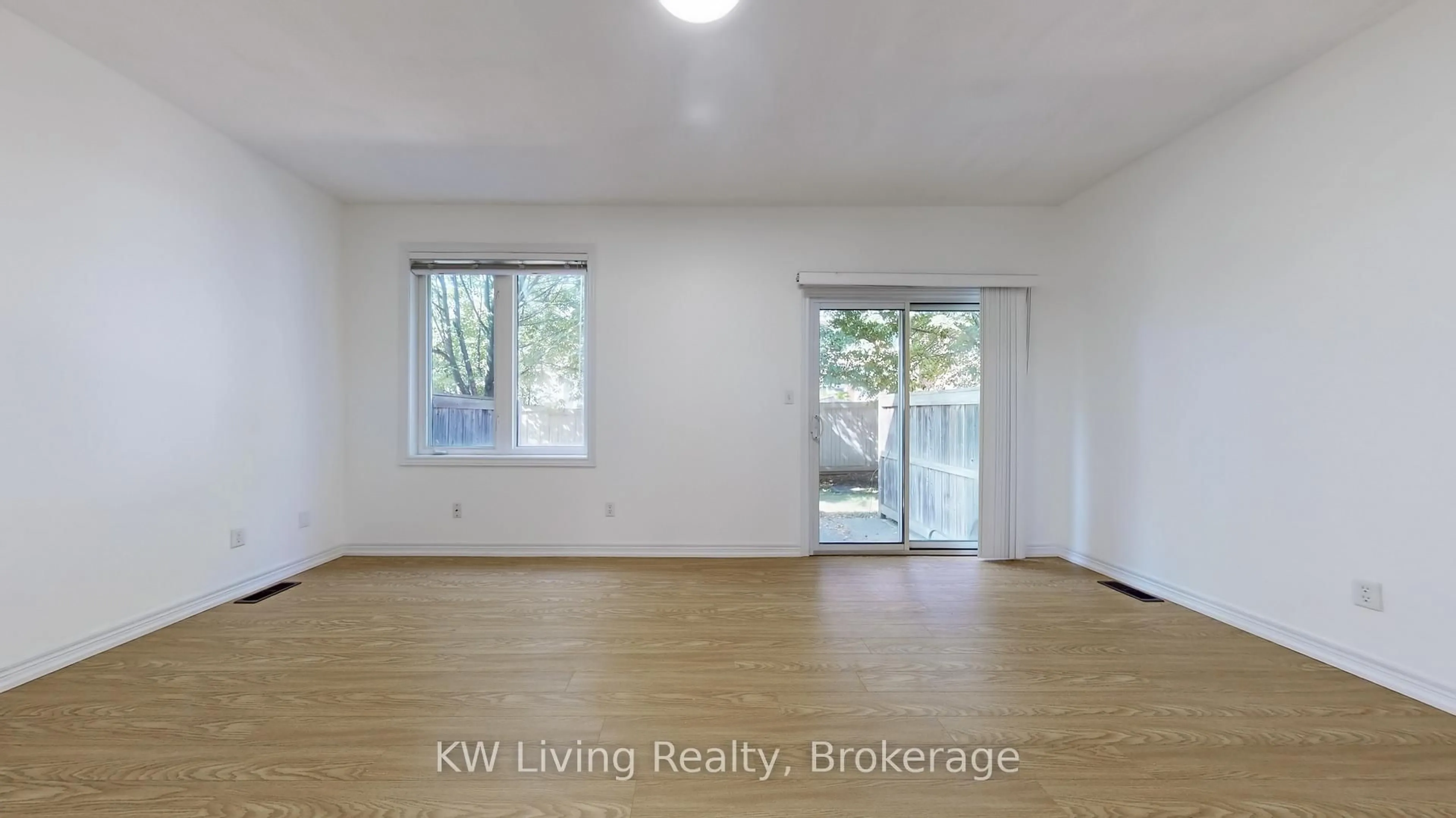 A pic of a room for 1015 Galesway Blvd #34, Mississauga Ontario L5V 0A9