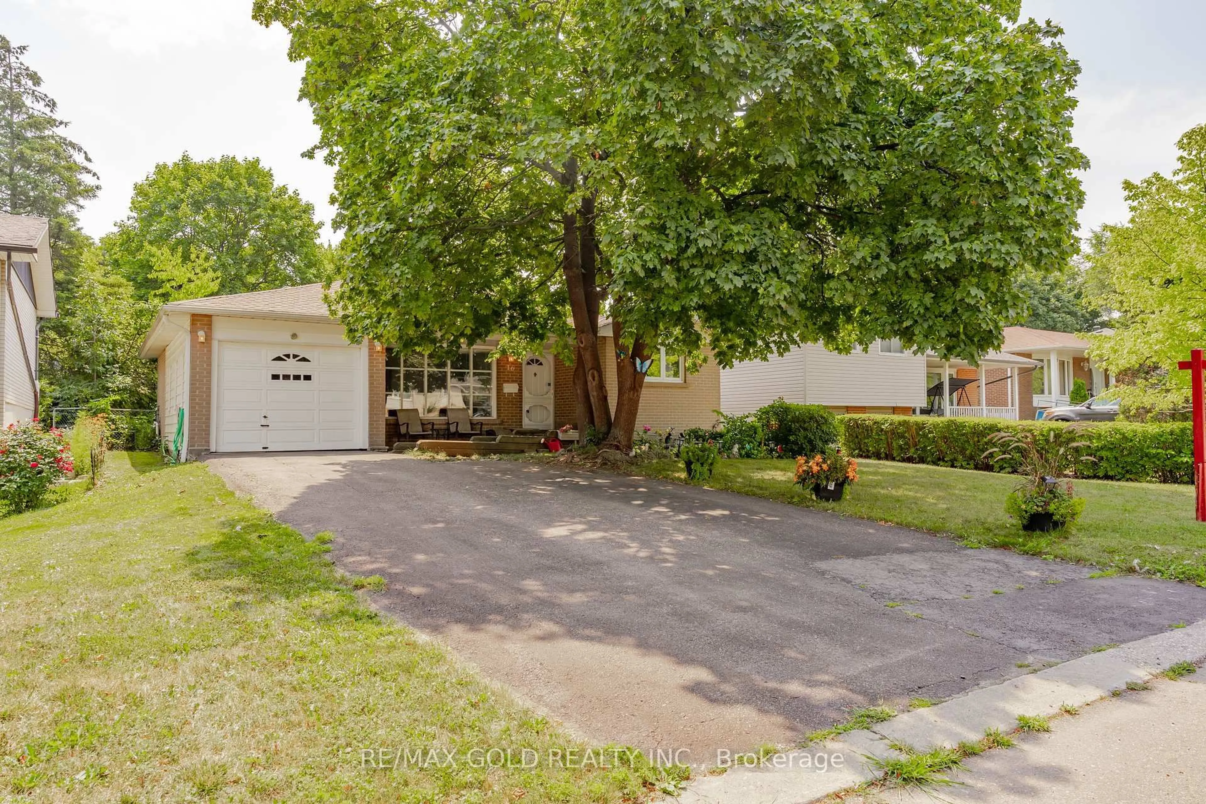 Unknown for 16 Drury Cres, Brampton Ontario L6T 1L2