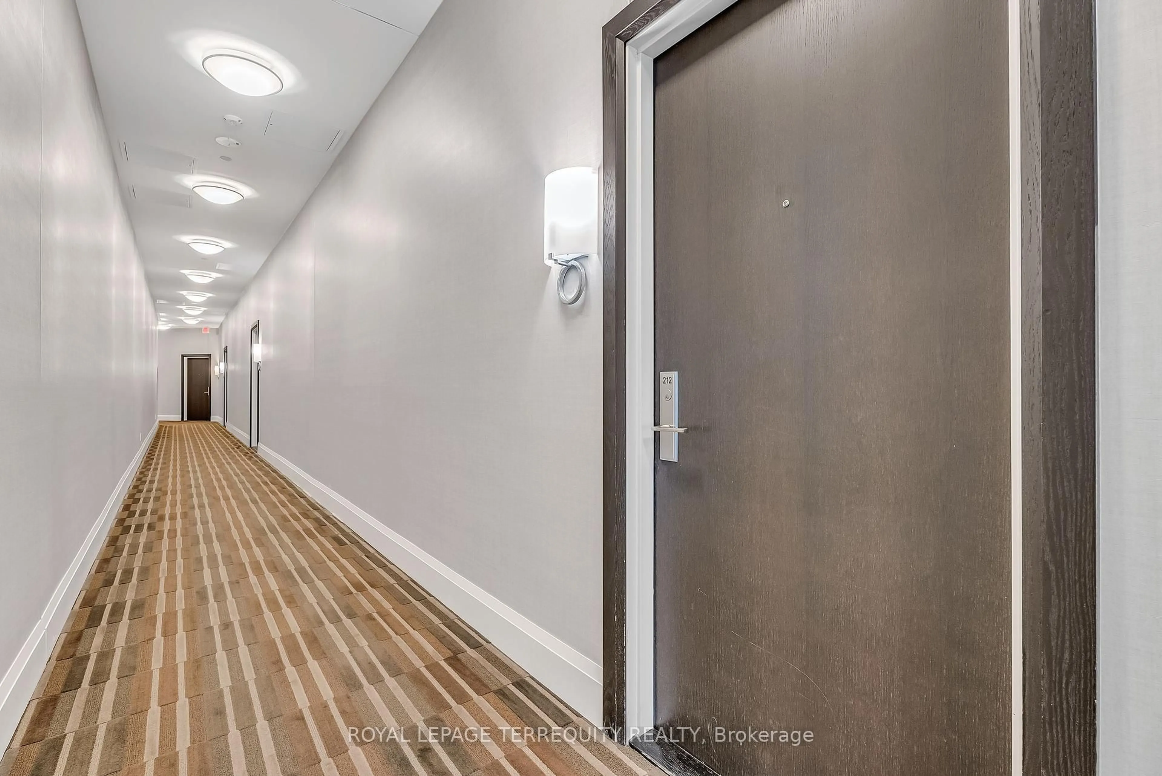Indoor foyer for 25 Fontenay Crt #212, Toronto Ontario M9A 0C4