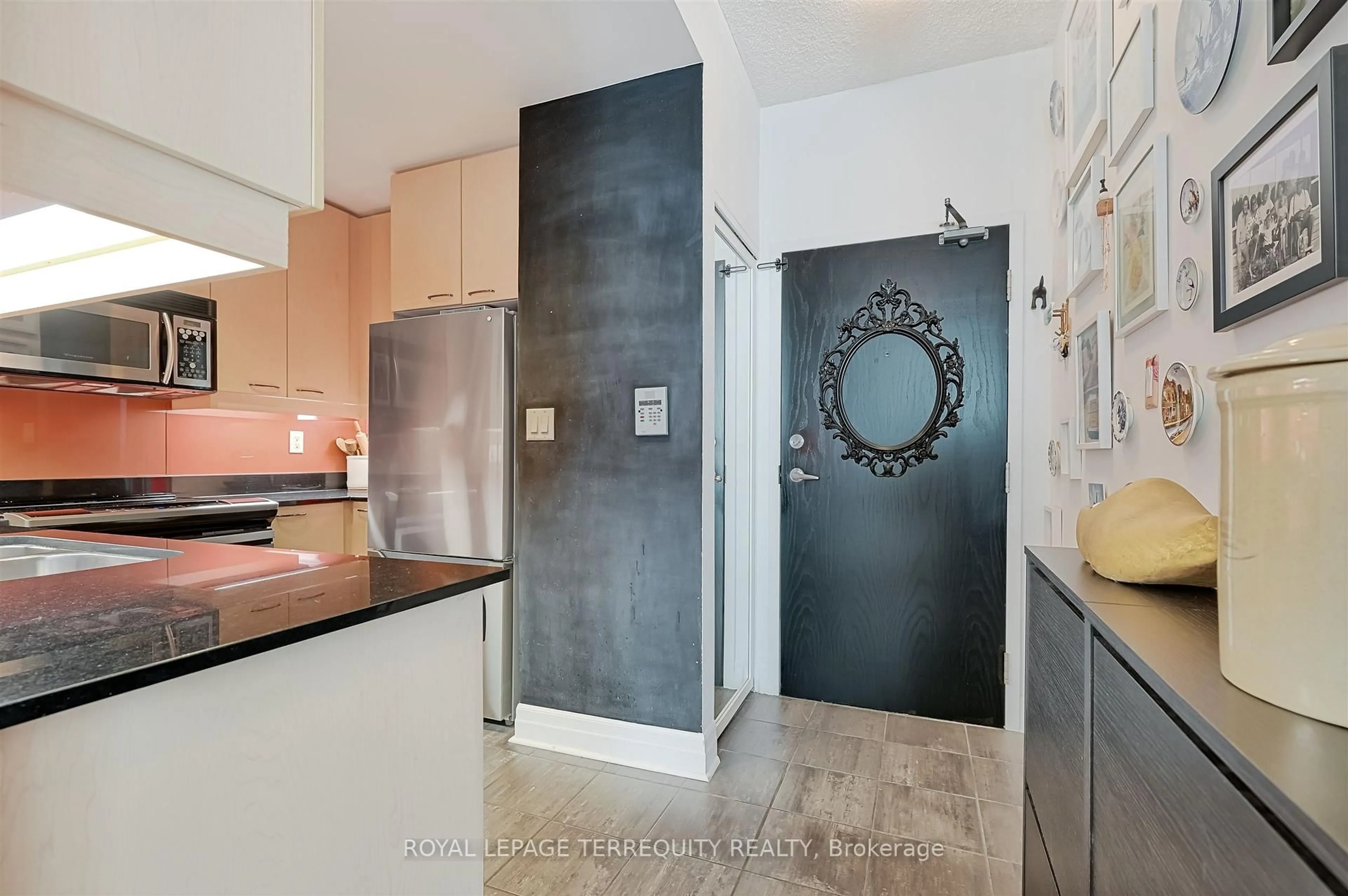 Unknown for 88 Palace Pier Crt #705, Toronto Ontario M8V 4C2