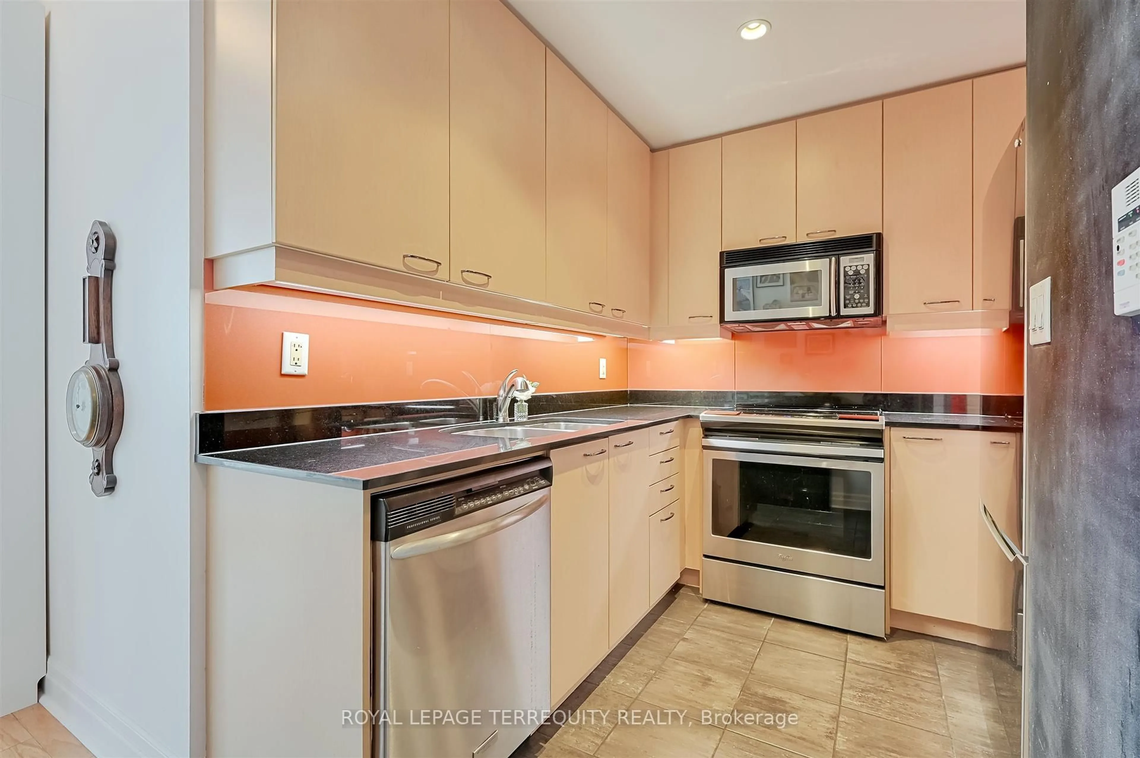 Standard kitchen, ceramic/tile floor for 88 Palace Pier Crt #705, Toronto Ontario M8V 4C2