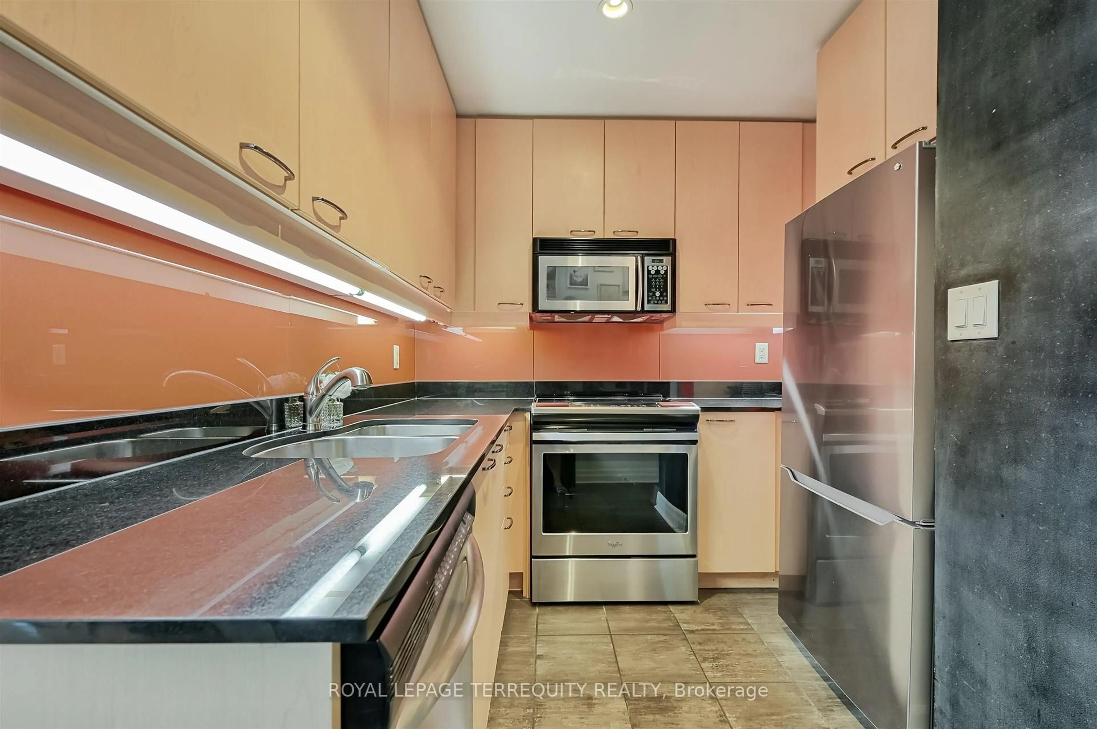 Standard kitchen, ceramic/tile floor for 88 Palace Pier Crt #705, Toronto Ontario M8V 4C2