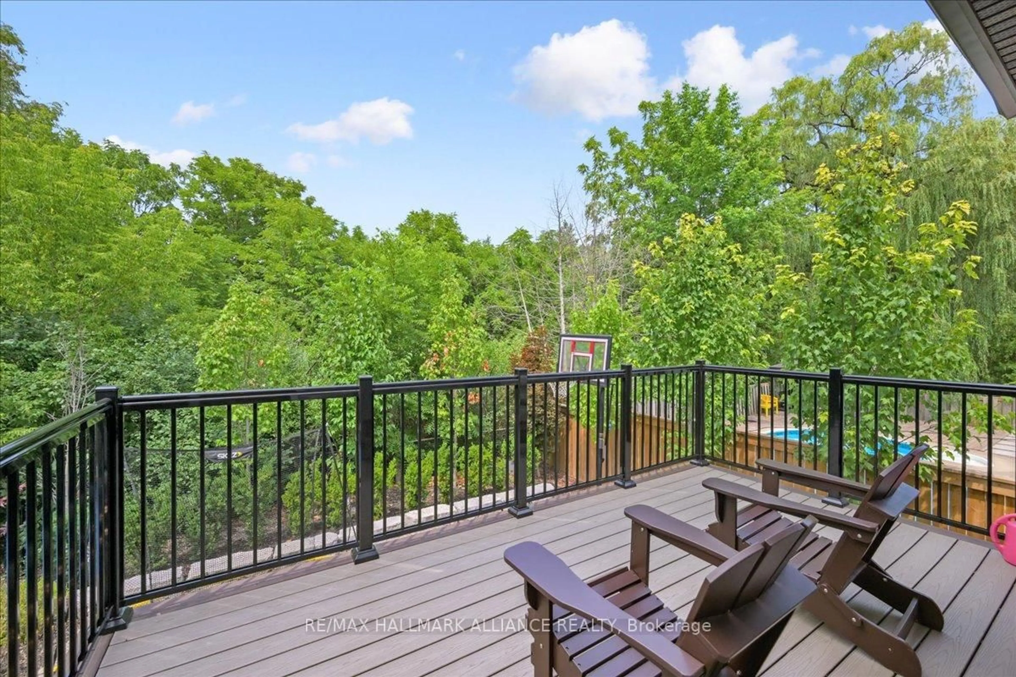 Patio, forest/trees view for 1225 Baldwin Dr, Oakville Ontario L6J 2W4