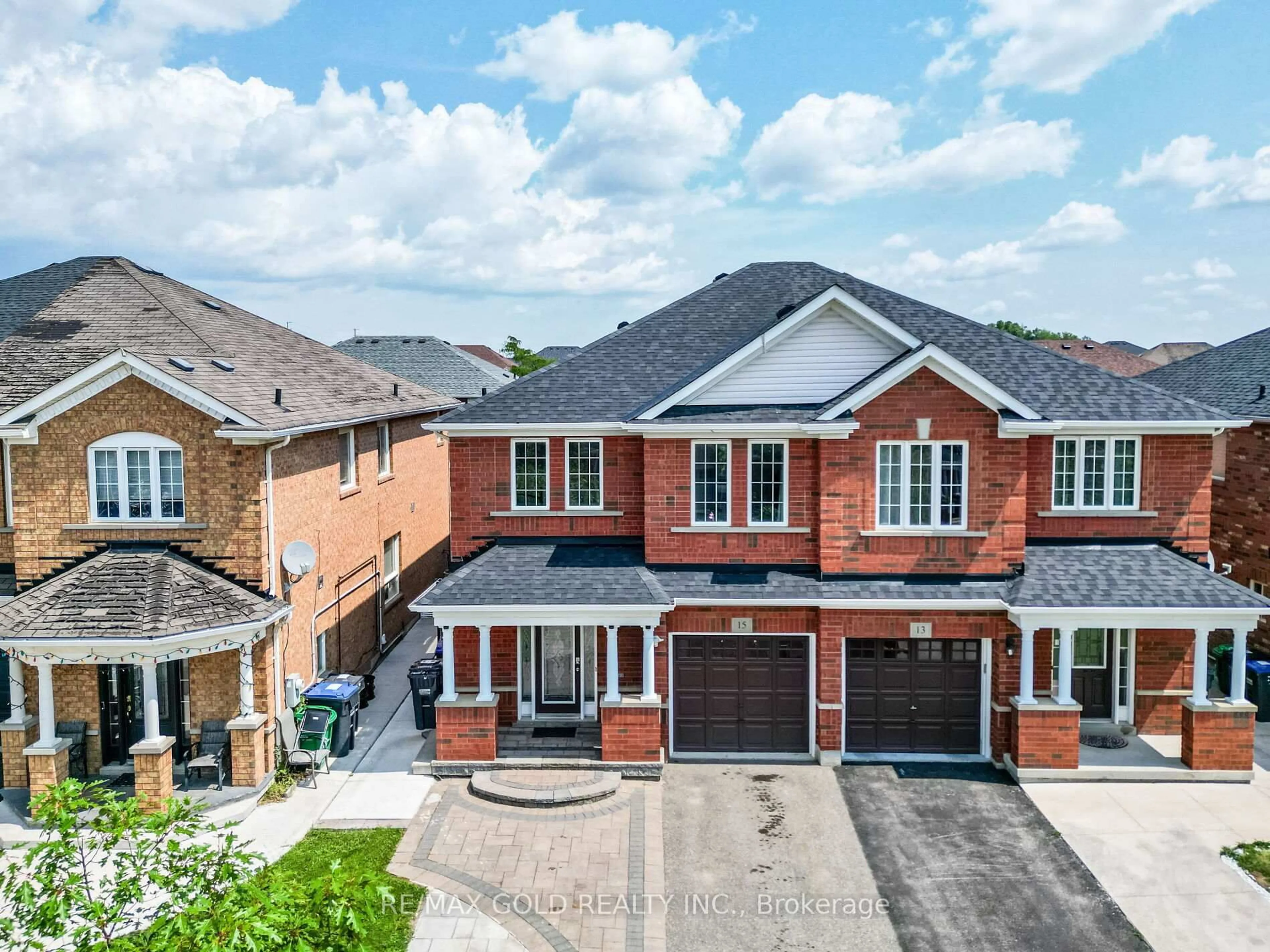 A pic from outside/outdoor area/front of a property/back of a property/a pic from drone, street for 15 Albery Rd, Brampton Ontario L7A 0K7