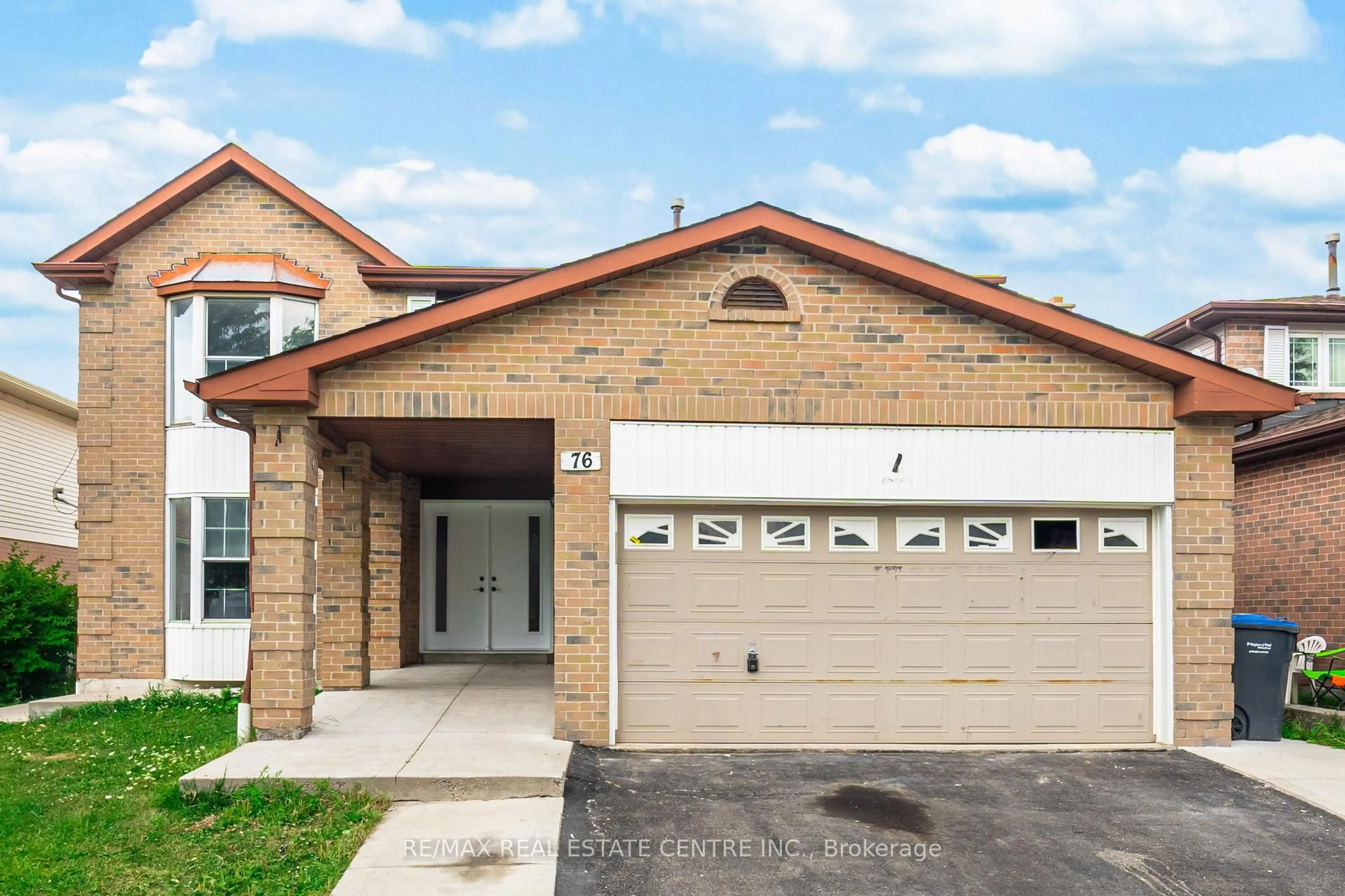 Home with brick exterior material, street for 76 Moffatt Ave, Brampton Ontario L6Y 2P3