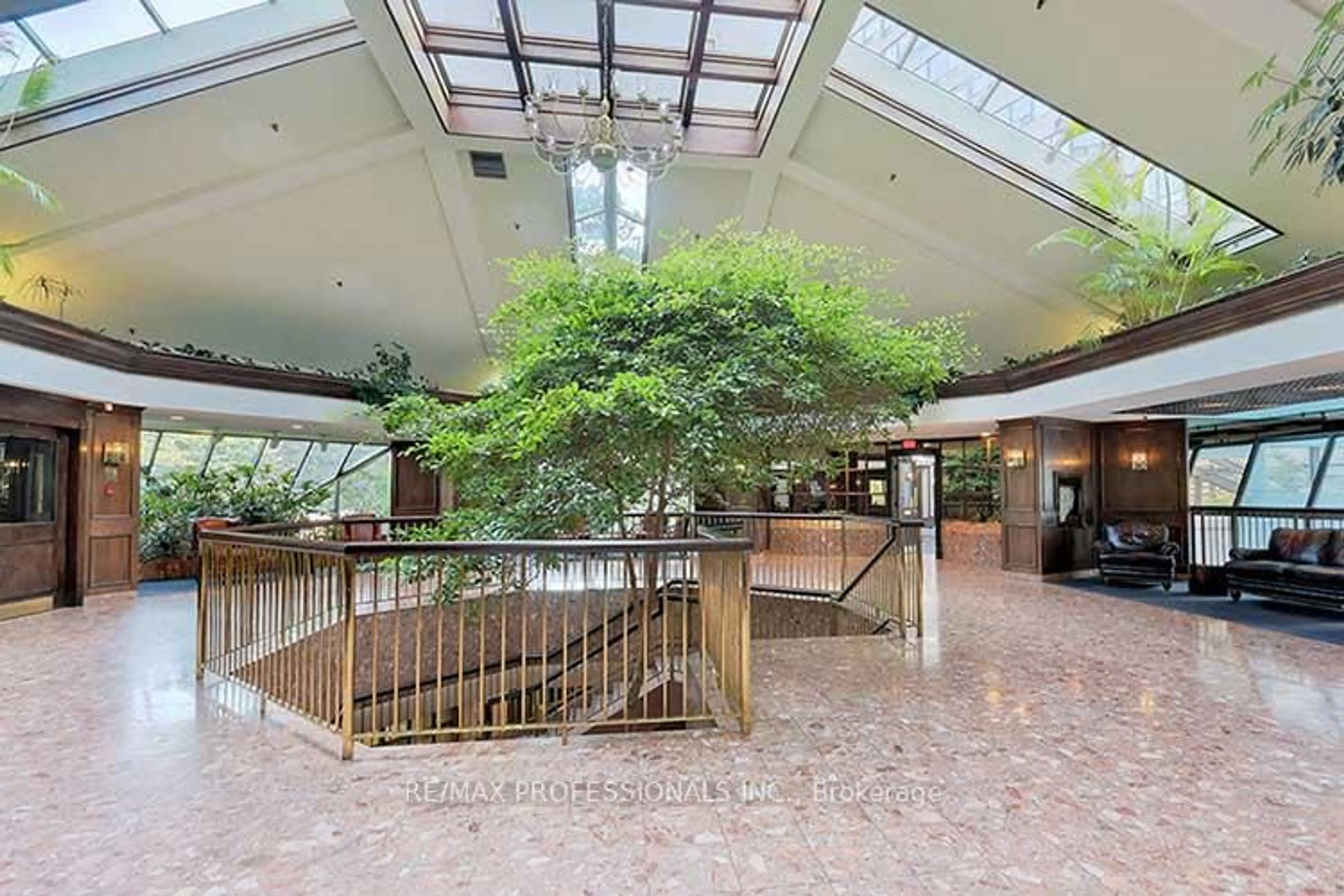Lobby for 1300 Islington Ave #702, Toronto Ontario M9A 5C4