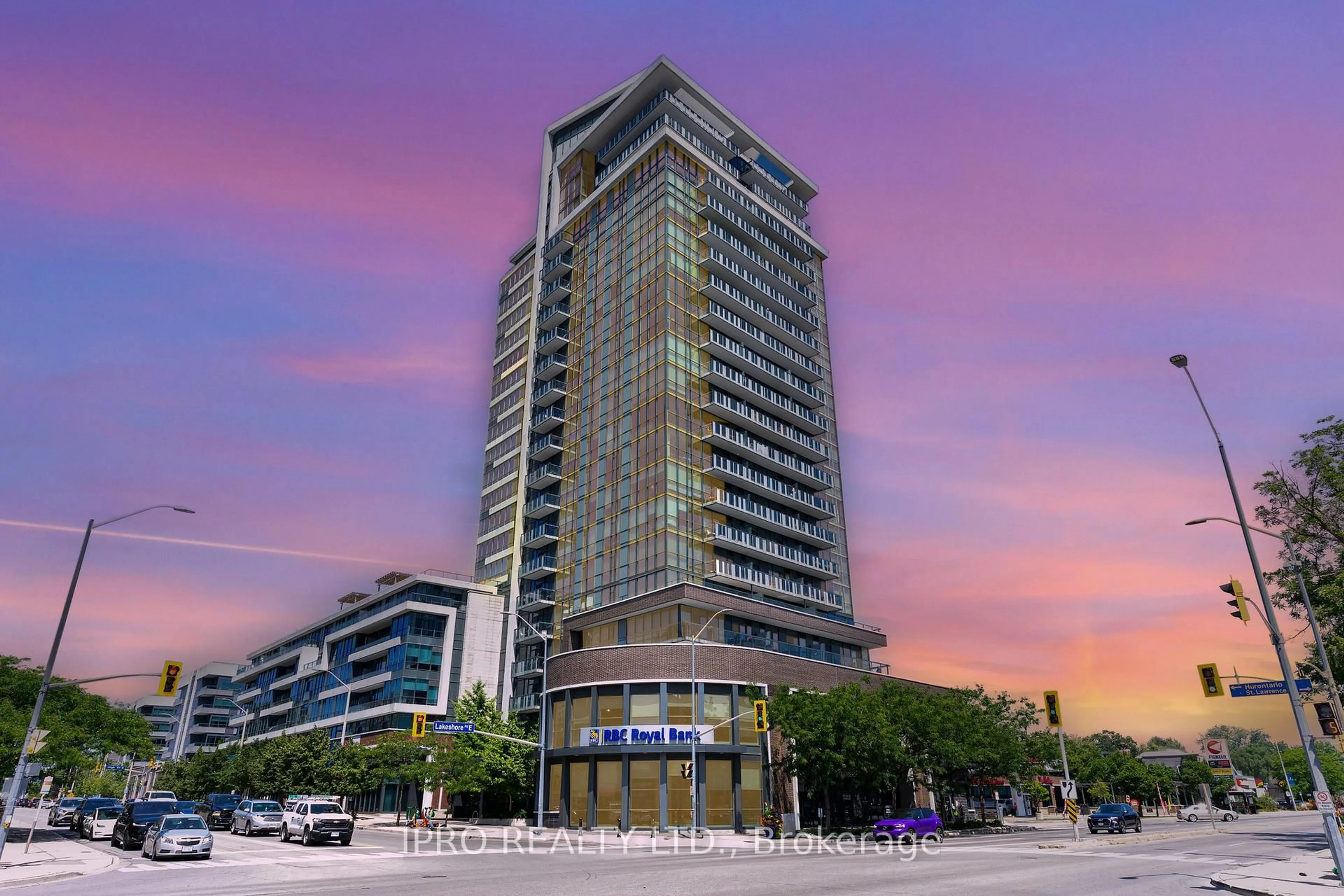 Indoor foyer for 1 Hurontario St #1901, Mississauga Ontario L5G 0A3