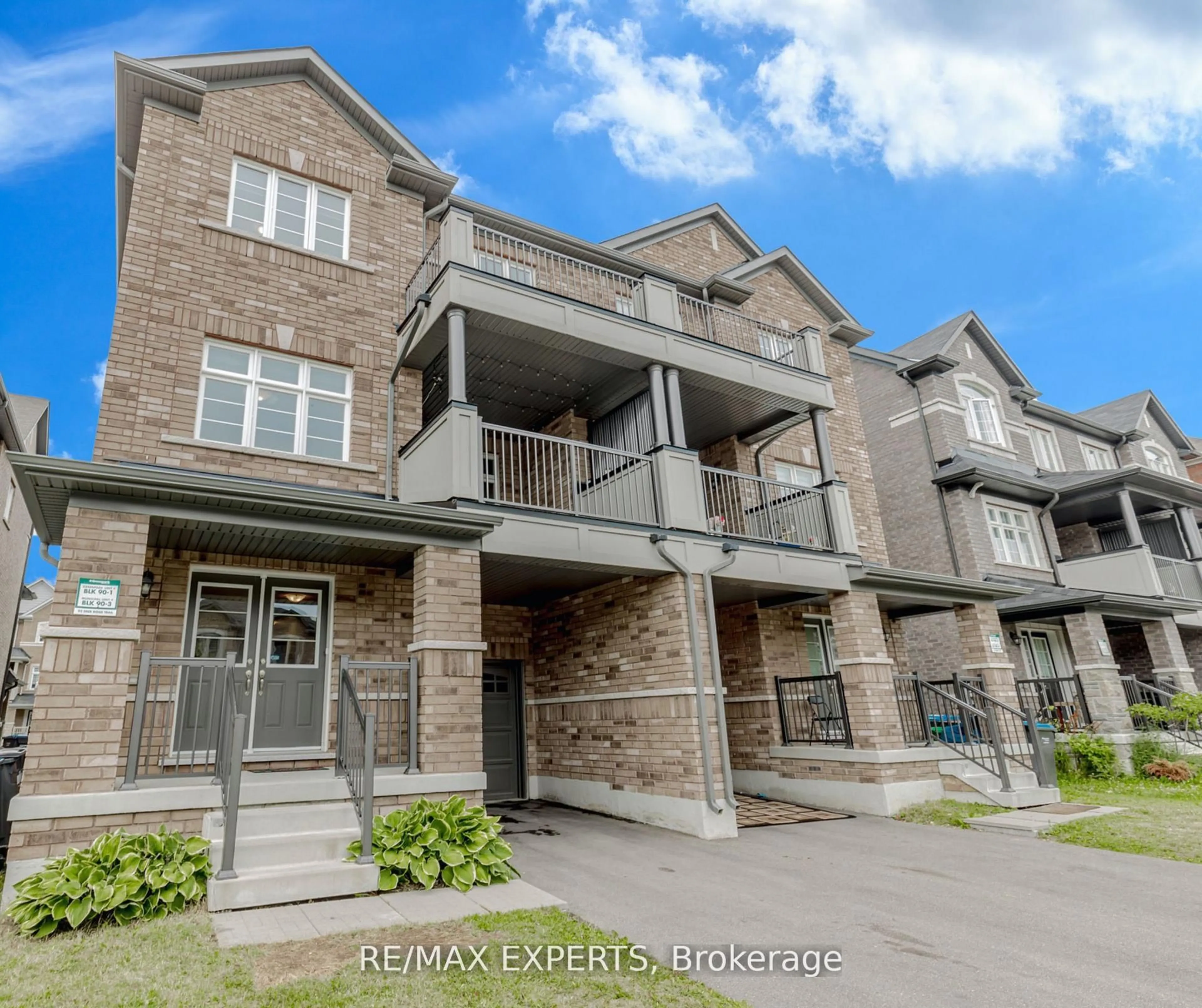 Unknown for 92 Deer Ridge Tr, Caledon Ontario L7C 4H4