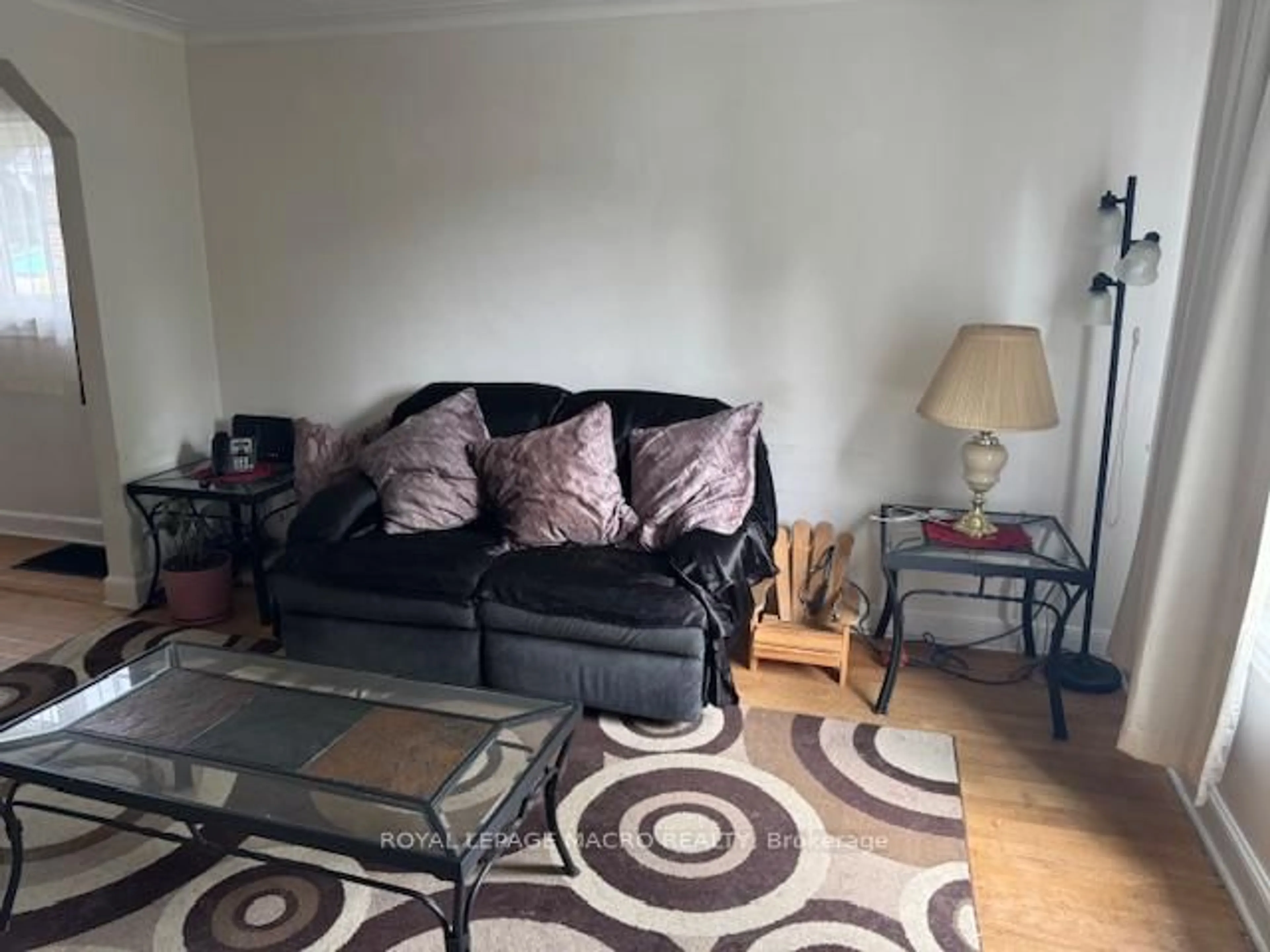 Living room with furniture, unknown for 62 Brookhaven Dr, Toronto Ontario M6M 4N8